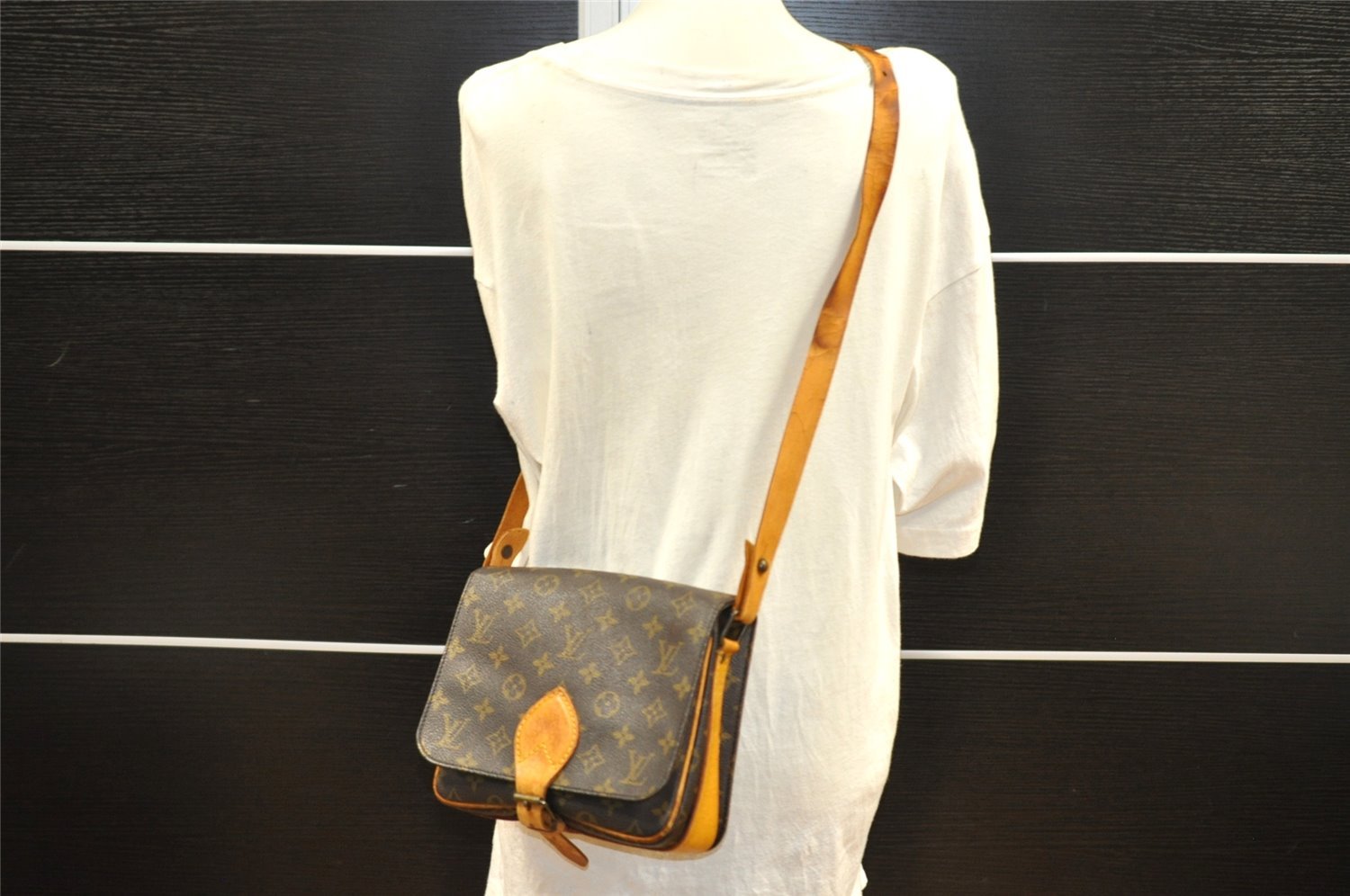 Authentic Louis Vuitton Monogram Cartouchiere MM M51253 Shoulder Cross Bag 4141I