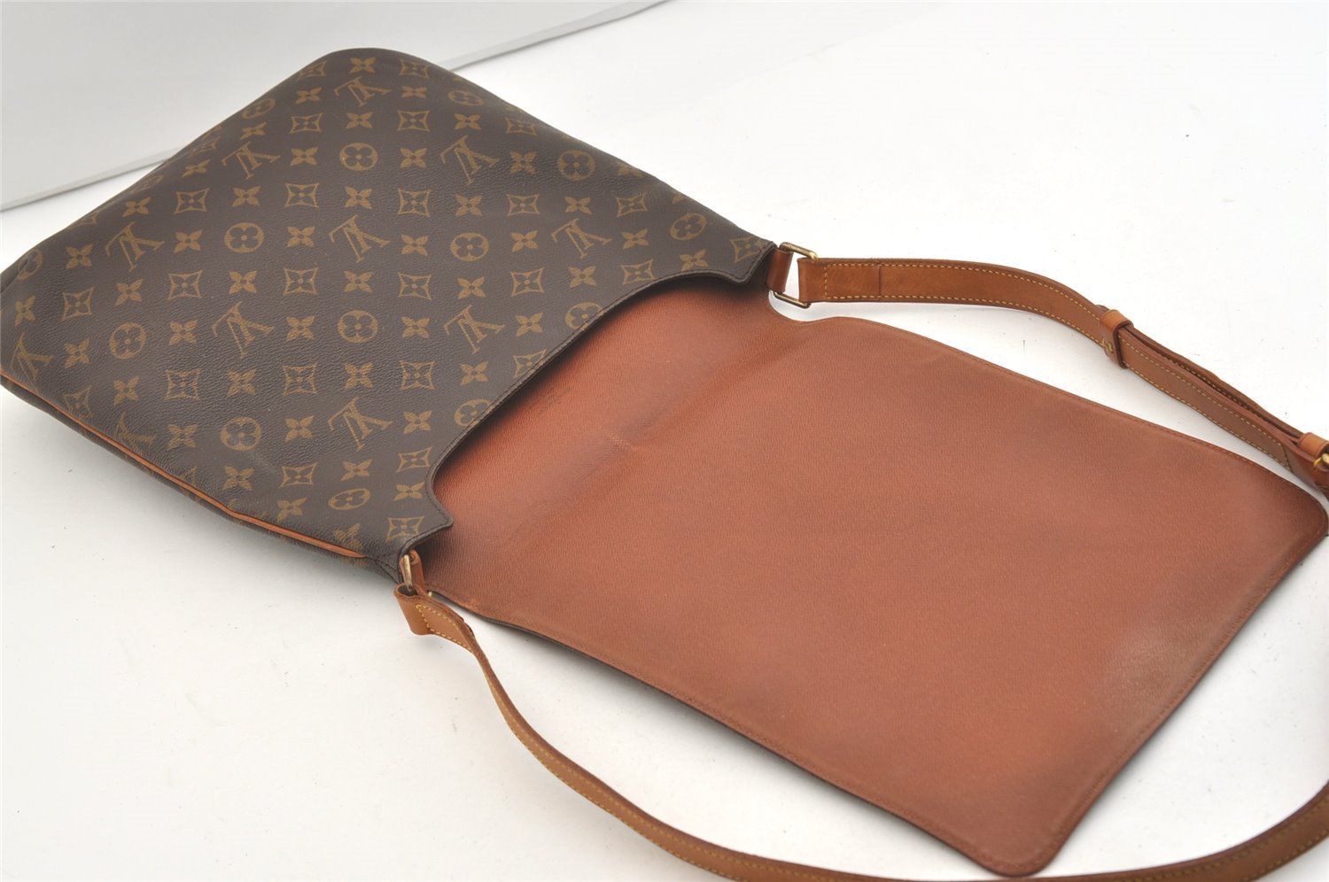 Authentic Louis Vuitton Monogram Musette Shoulder Cross Body Bag M51256 LV 4142J