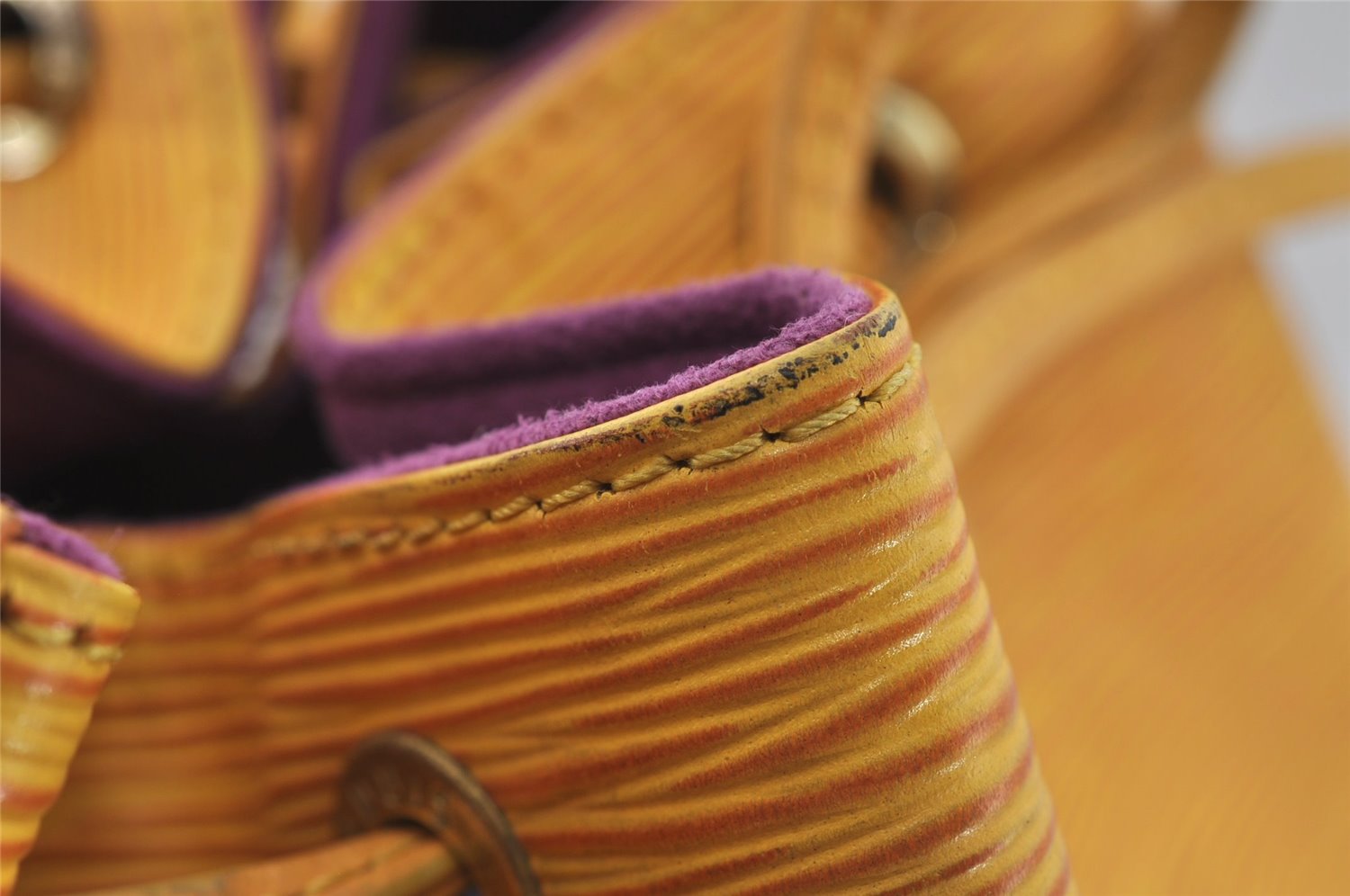 Authentic Louis Vuitton Epi Noe Shoulder Drawstring Bag Yellow M44009 LV 4146J