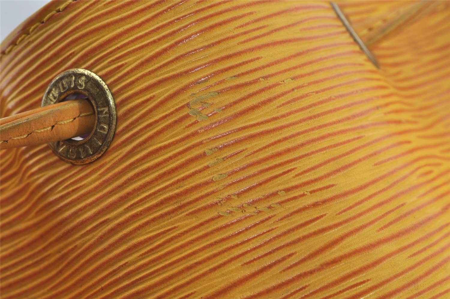 Authentic Louis Vuitton Epi Noe Shoulder Drawstring Bag Yellow M44009 LV 4146J