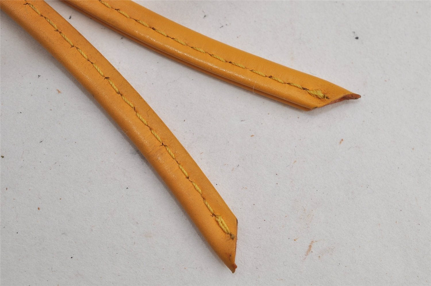 Authentic Louis Vuitton Epi Noe Shoulder Drawstring Bag Yellow M44009 LV 4146J