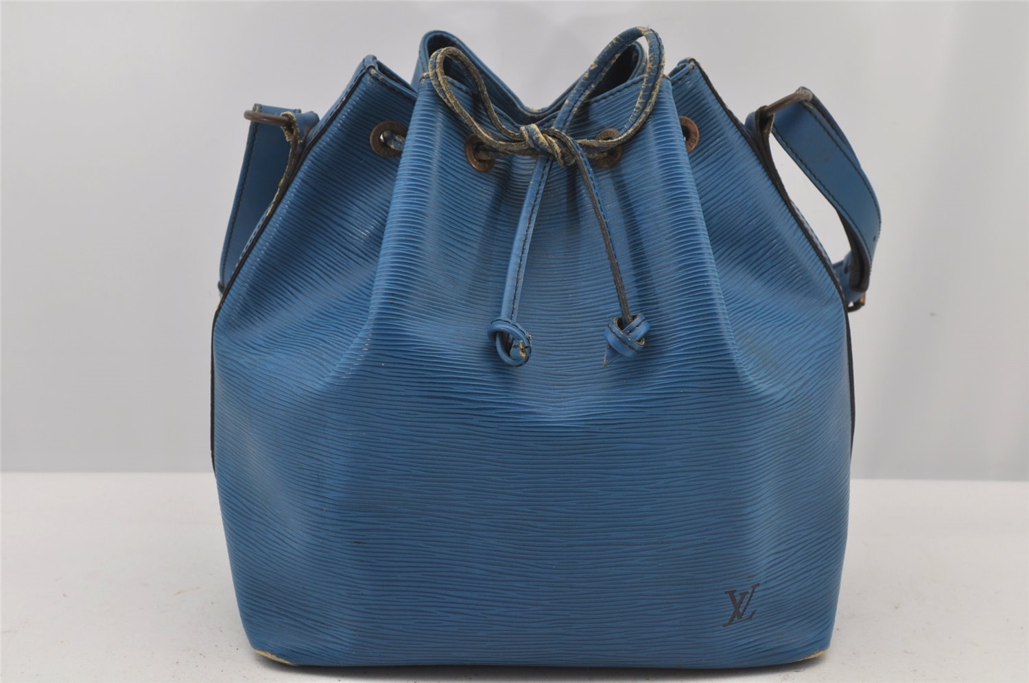 Authentic Louis Vuitton Epi Petit Noe Shoulder Drawstring Bag M44105 Blue 4148J