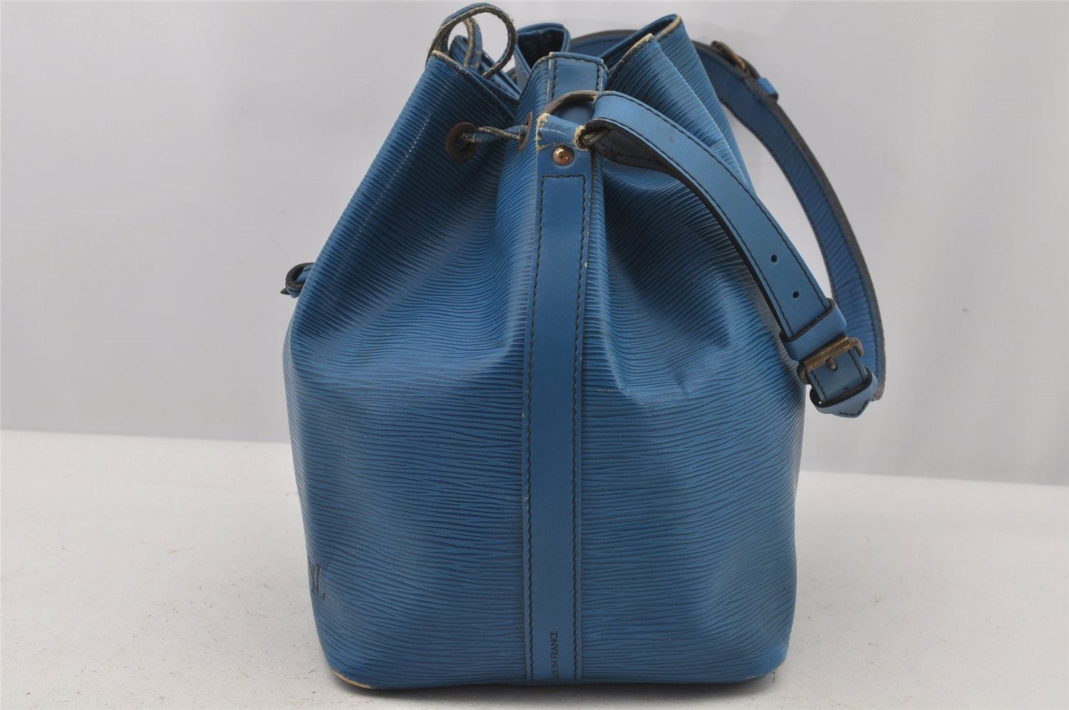 Authentic Louis Vuitton Epi Petit Noe Shoulder Drawstring Bag M44105 Blue 4148J