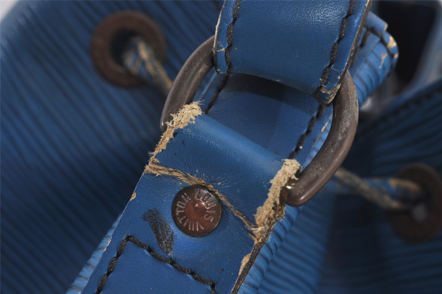 Authentic Louis Vuitton Epi Petit Noe Shoulder Drawstring Bag M44105 Blue 4148J