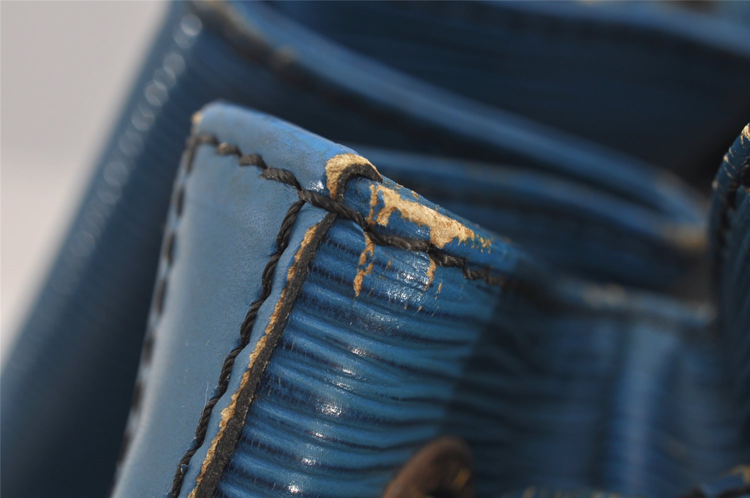 Authentic Louis Vuitton Epi Petit Noe Shoulder Drawstring Bag M44105 Blue 4148J