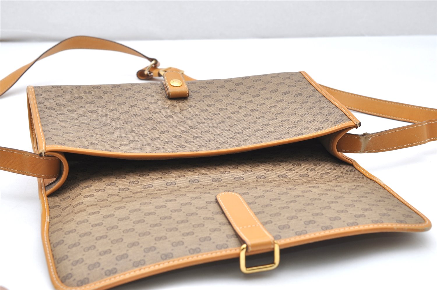 Authentic GUCCI Micro GG PVC Leather Shoulder Cross Body Bag Purse Brown 4152K