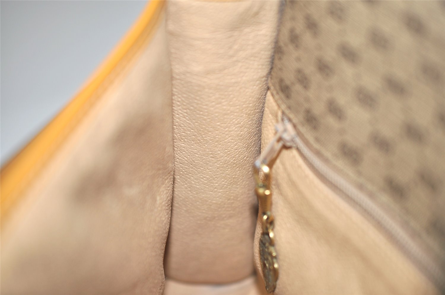 Authentic GUCCI Micro GG PVC Leather Shoulder Cross Body Bag Purse Brown 4152K