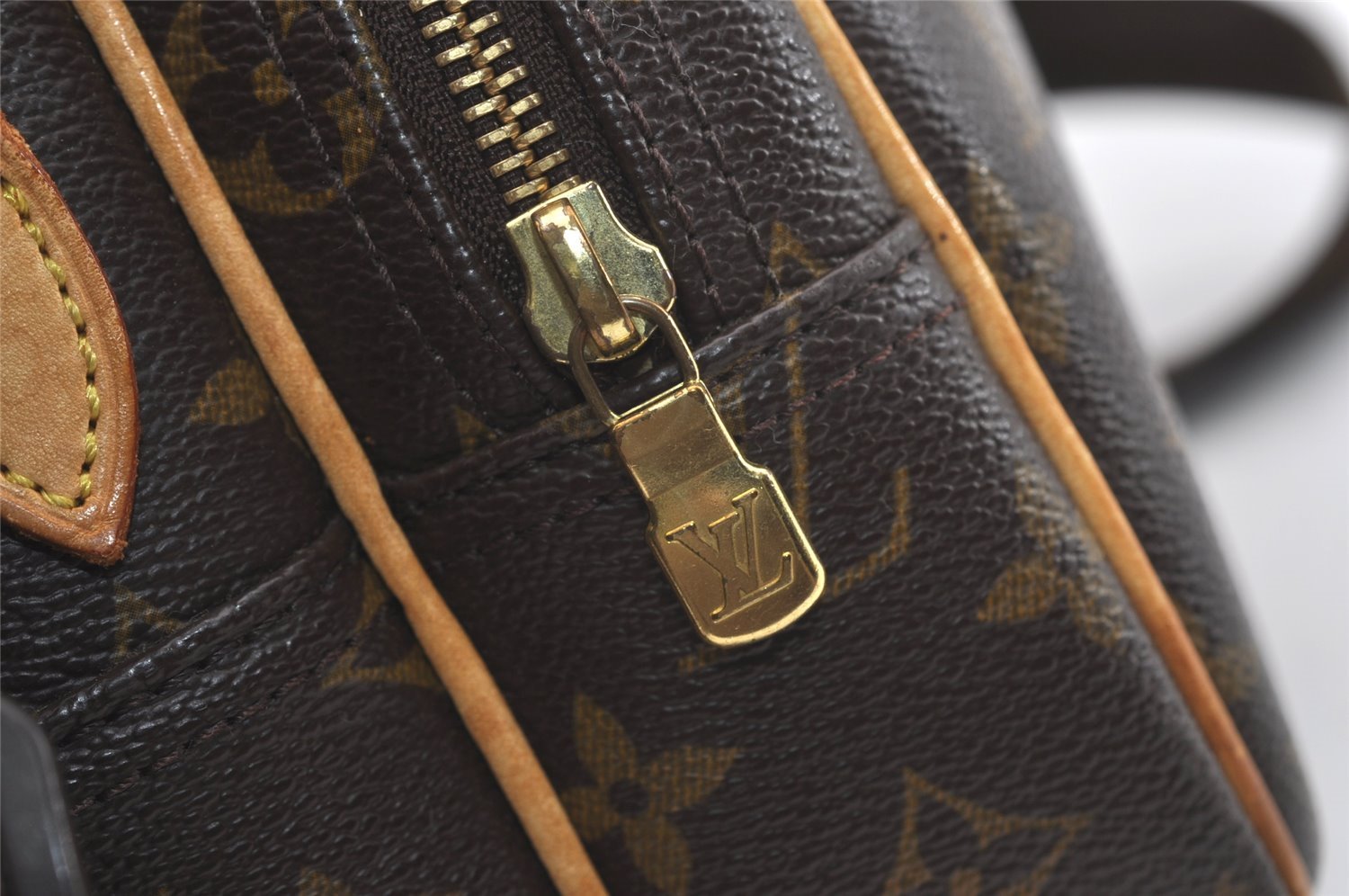 Authentic Louis Vuitton Monogram Reporter PM Shoulder Bag M45254 Junk 4154J