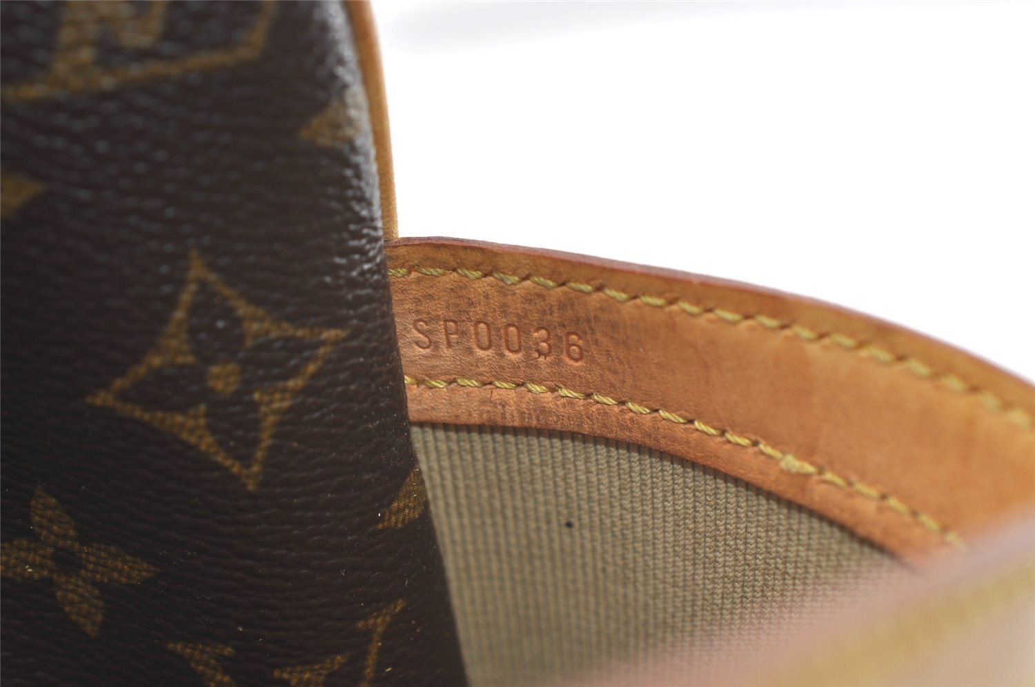 Authentic Louis Vuitton Monogram Reporter PM Shoulder Bag M45254 Junk 4154J