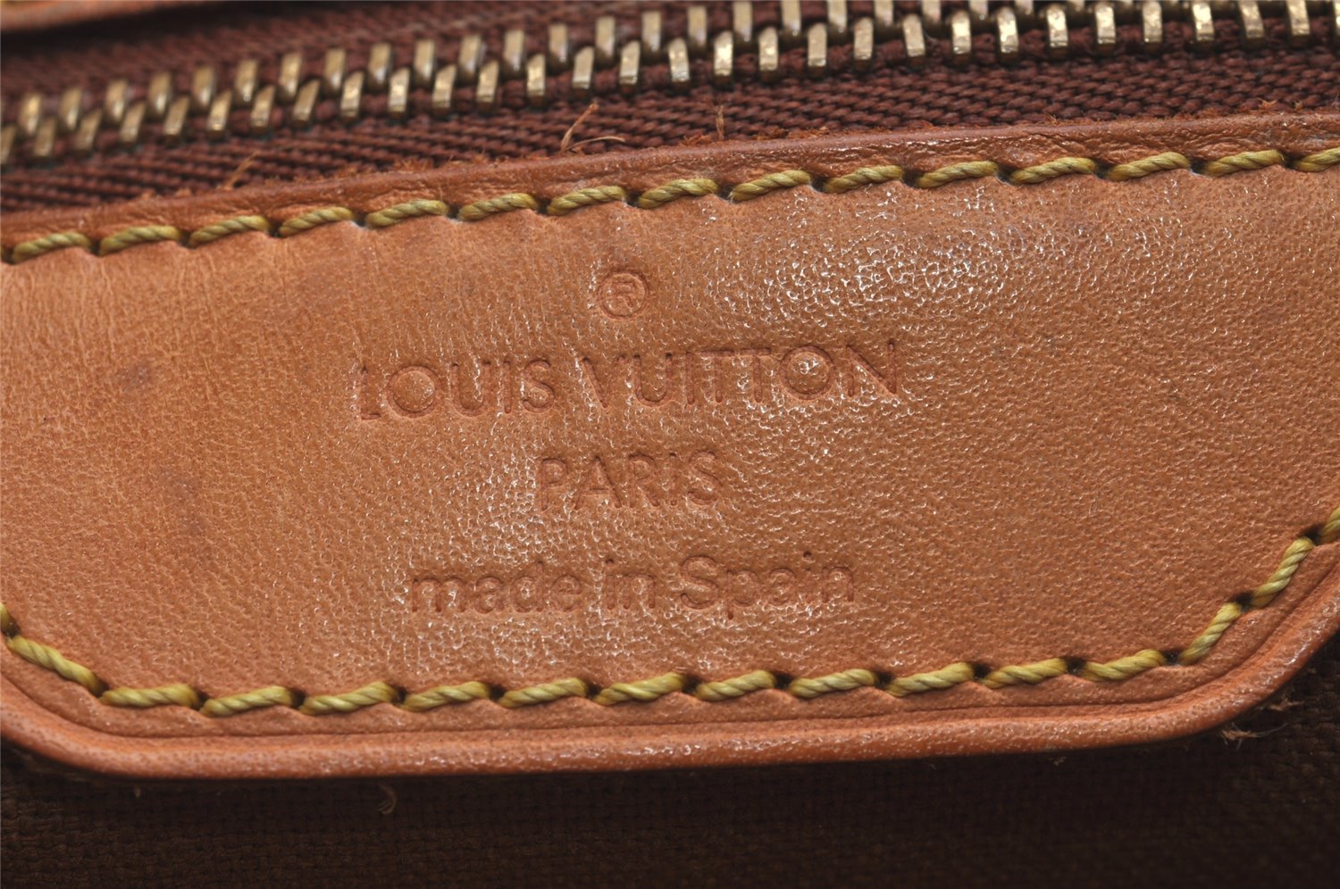 Authentic Louis Vuitton Monogram Batignolles Vertical Tote Bag M51153 LV 4162I