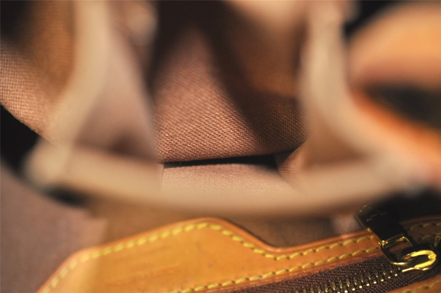 Authentic Louis Vuitton Monogram Batignolles Vertical Tote Bag M51153 LV 4162I