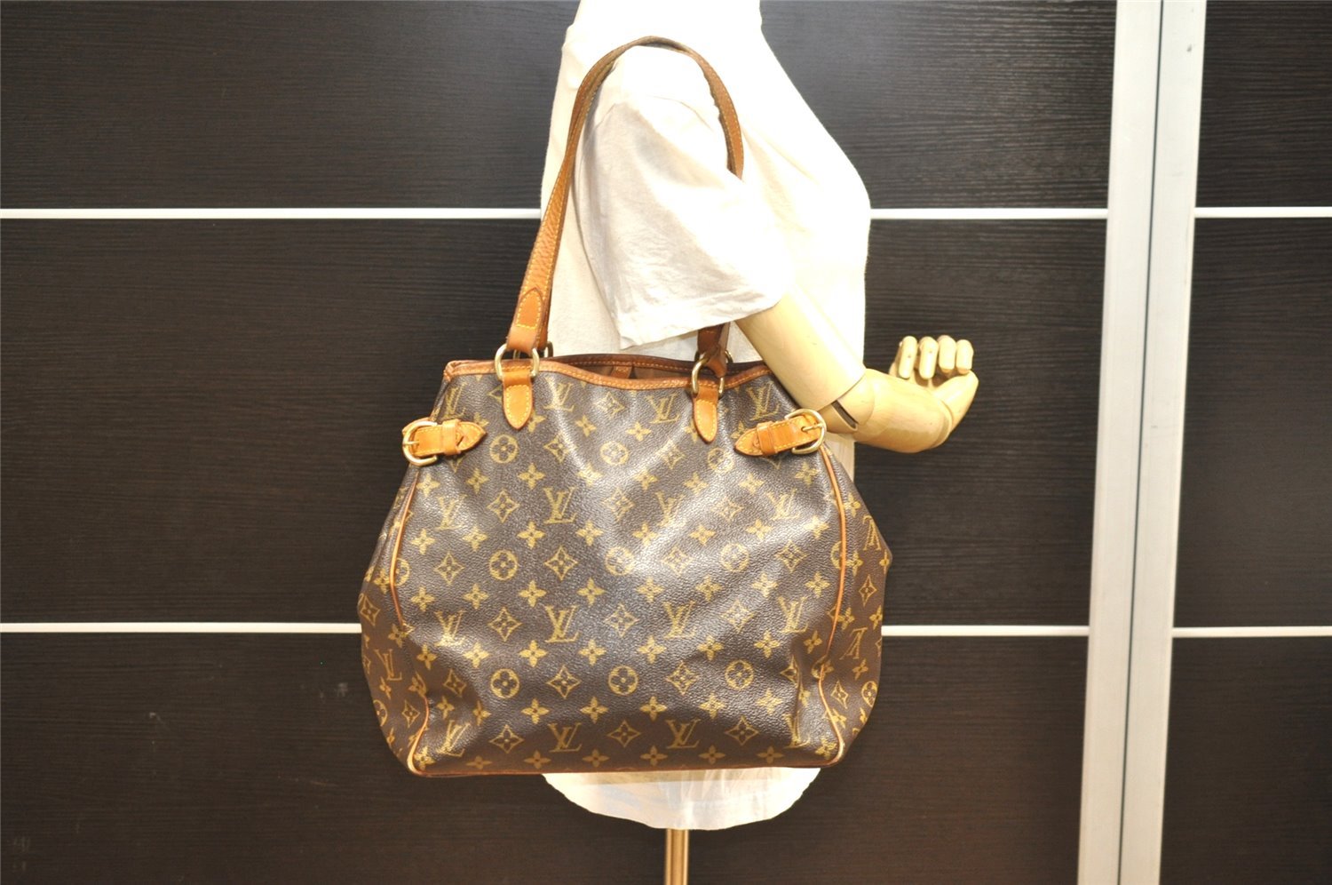 Authentic Louis Vuitton Monogram Batignolles Vertical Tote Bag M51153 LV 4162I