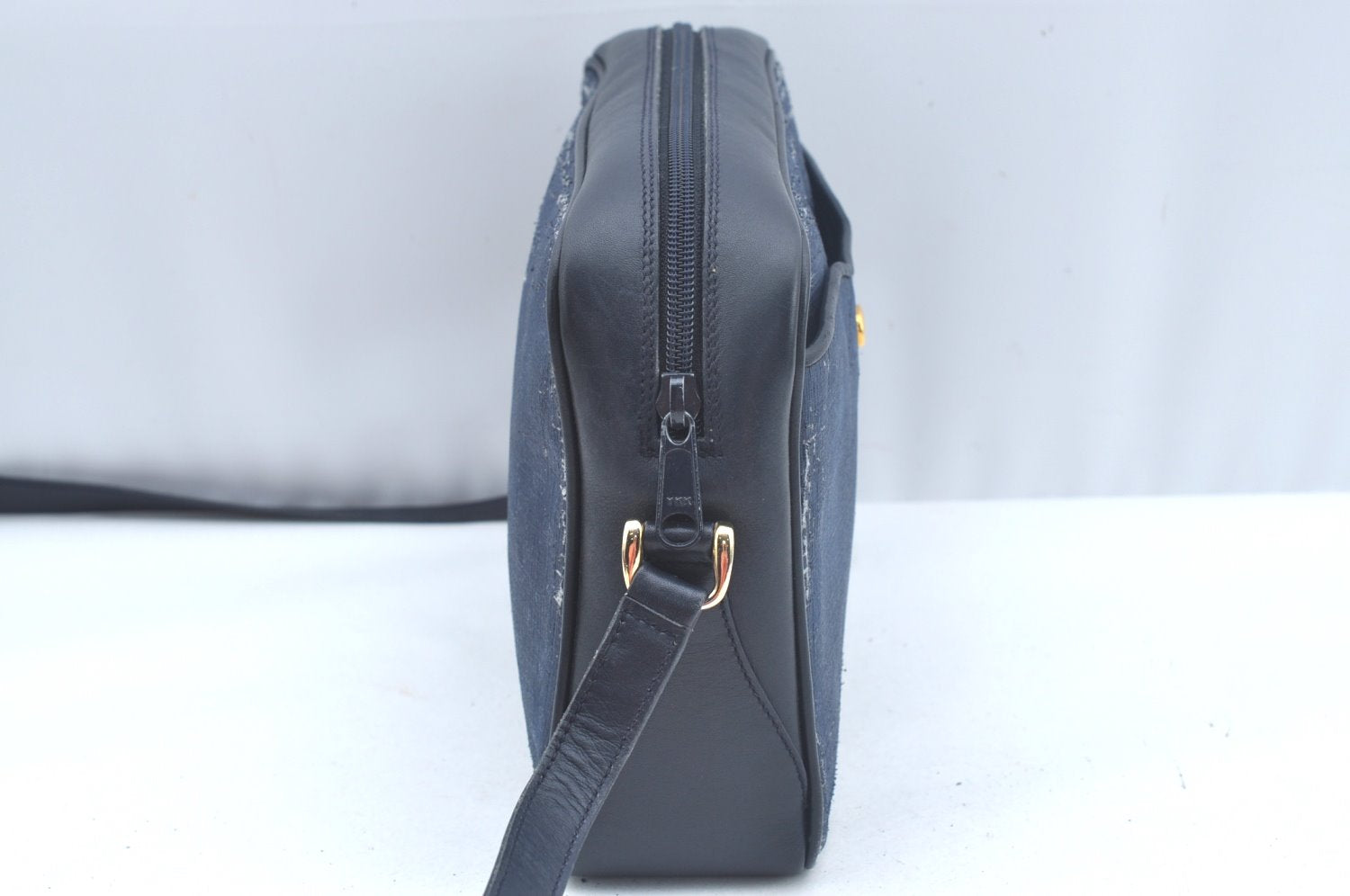Authentic GUCCI Sherry Line Micro GG Shoulder Bag GG PVC Leather Navy Junk 4170I
