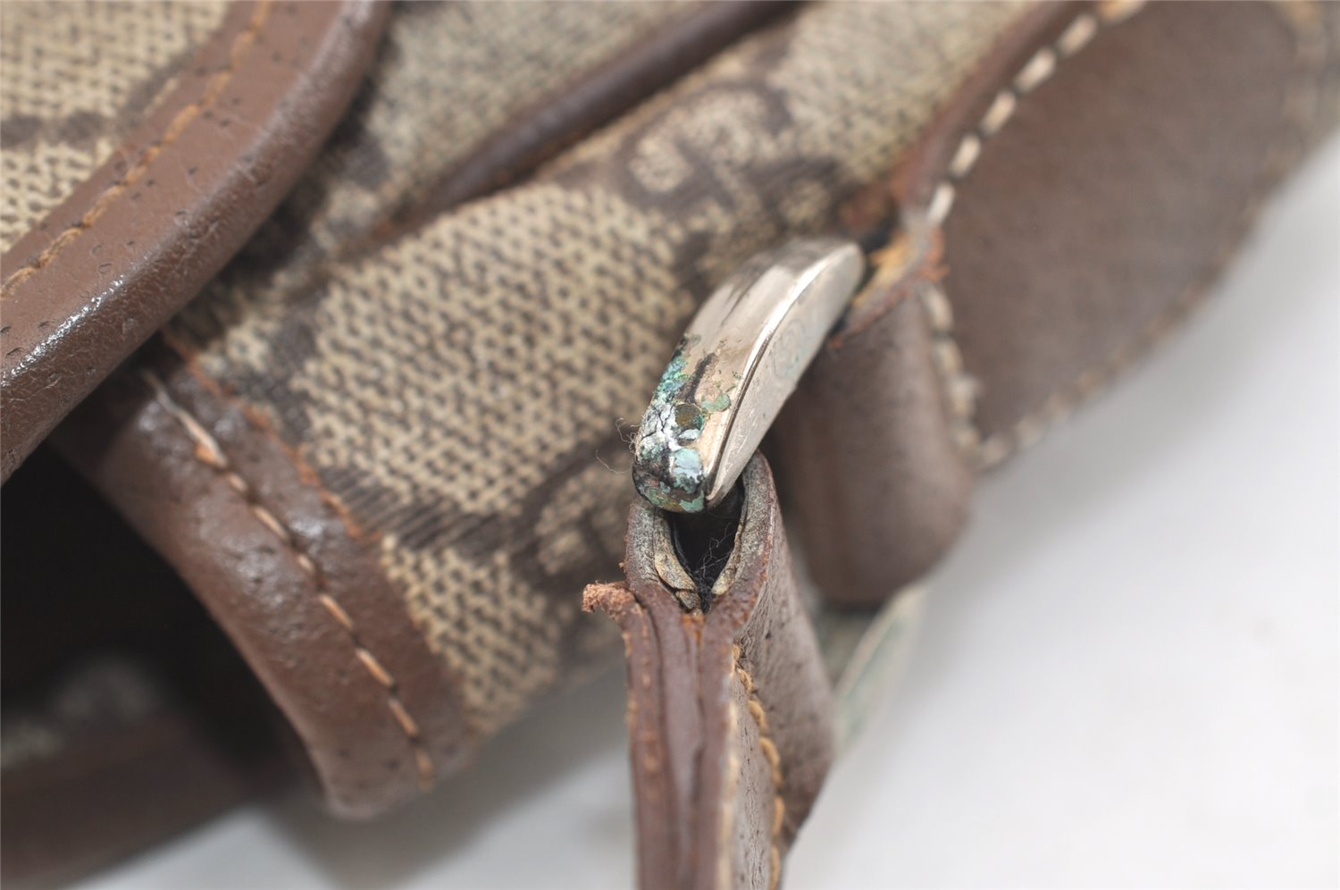 Authentic GUCCI Shoulder Cross Body Bag Purse GG PVC Leather Brown Junk 4176K