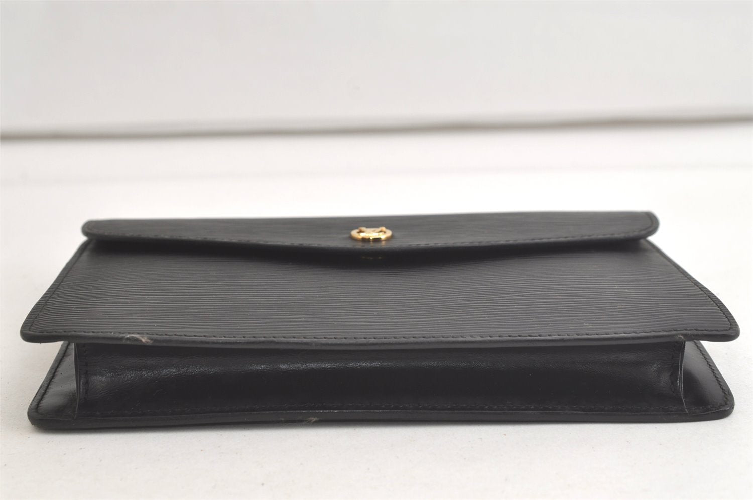 Authentic Louis Vuitton Epi Montaigne 23 Clutch Hand Bag Black M52662 LV 4181K