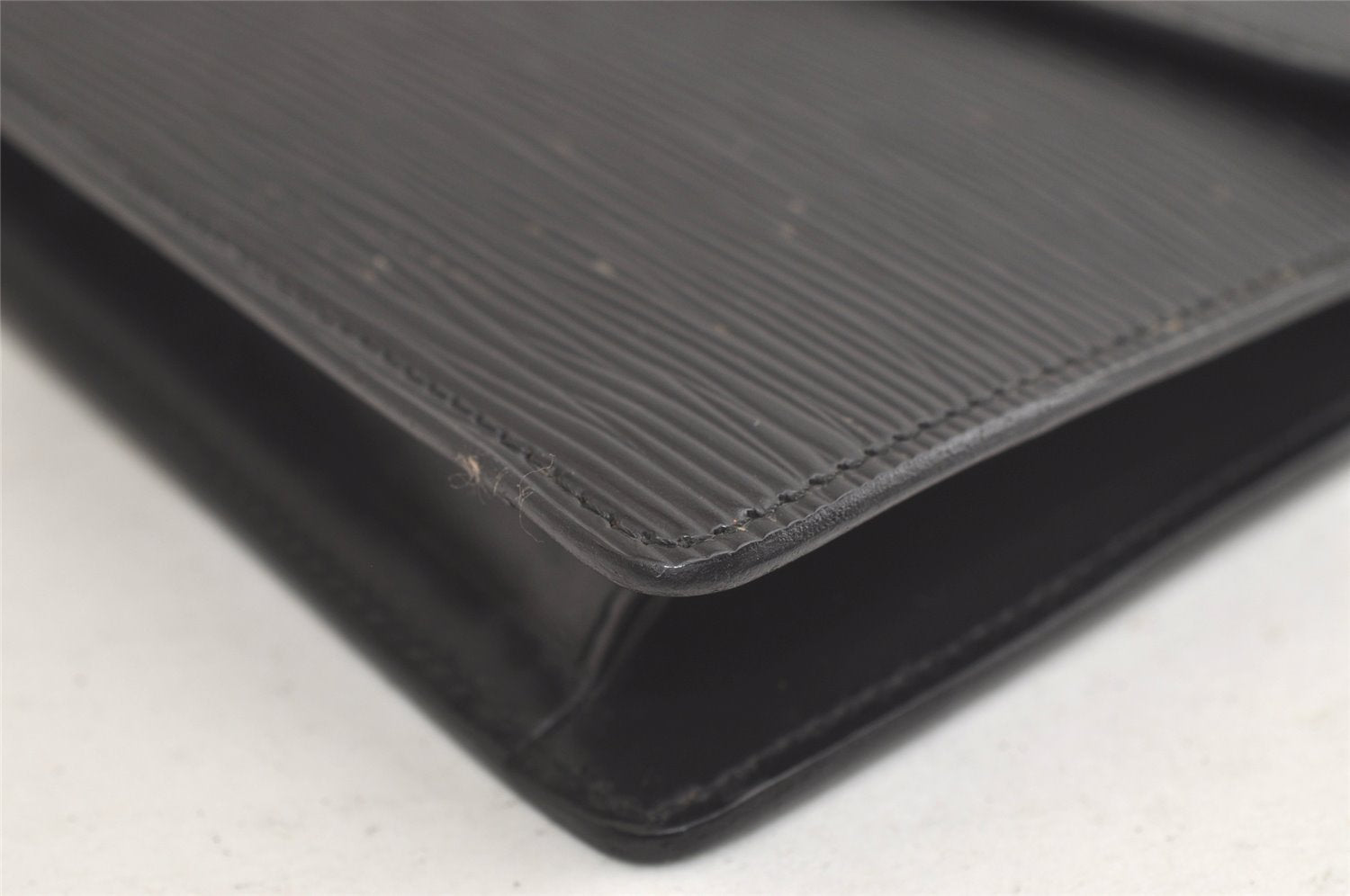 Authentic Louis Vuitton Epi Montaigne 23 Clutch Hand Bag Black M52662 LV 4181K