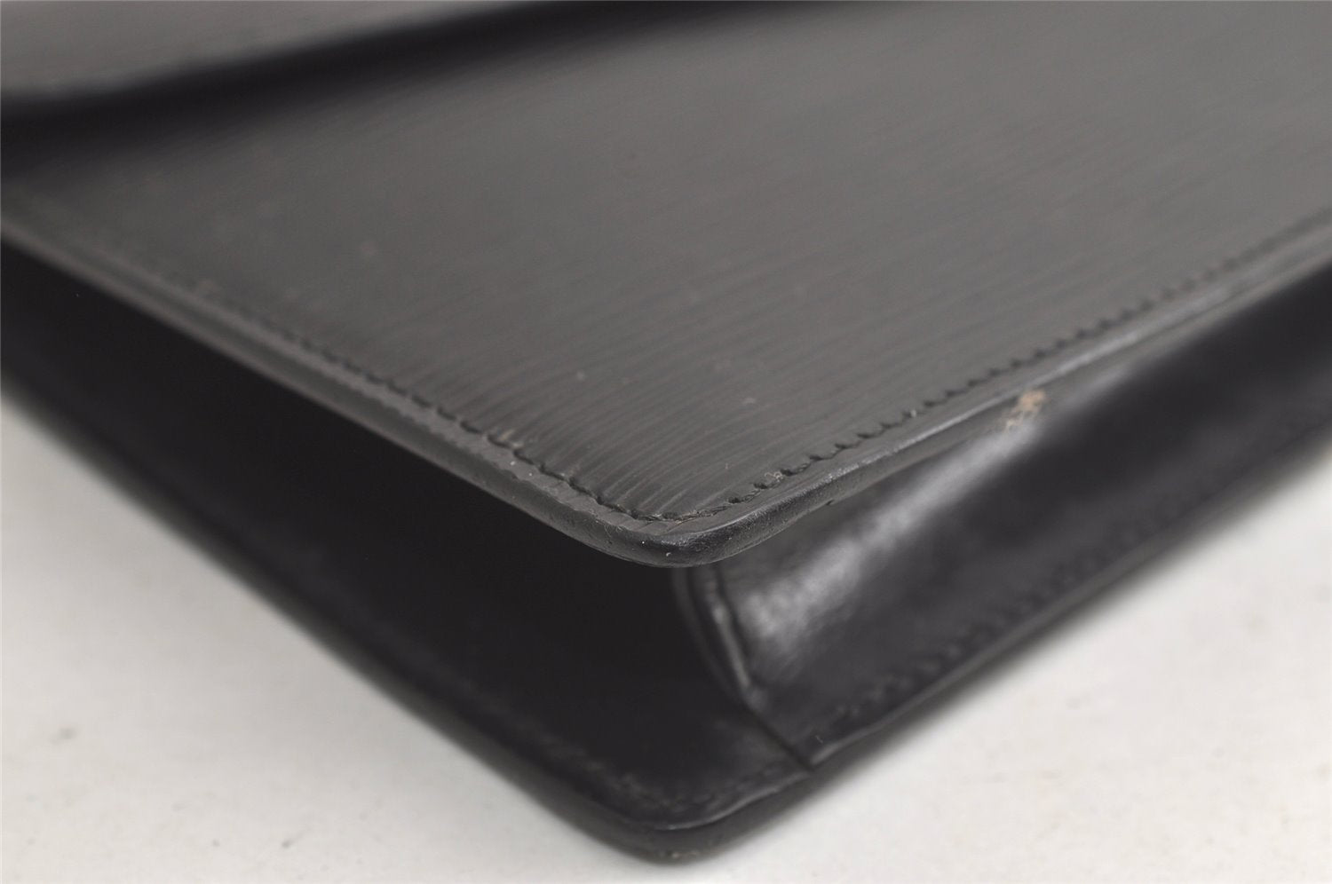 Authentic Louis Vuitton Epi Montaigne 23 Clutch Hand Bag Black M52662 LV 4181K