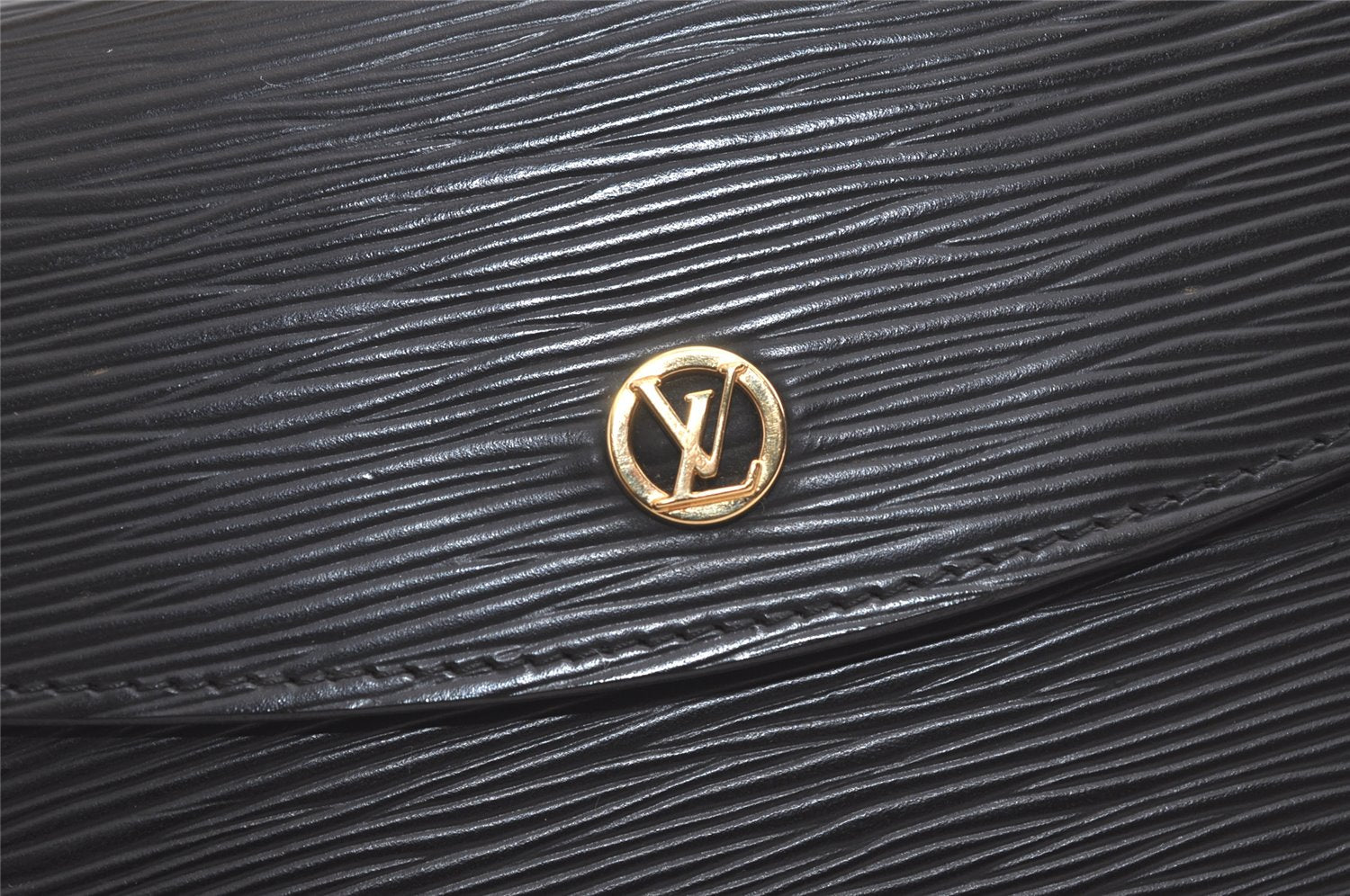 Authentic Louis Vuitton Epi Montaigne 23 Clutch Hand Bag Black M52662 LV 4181K