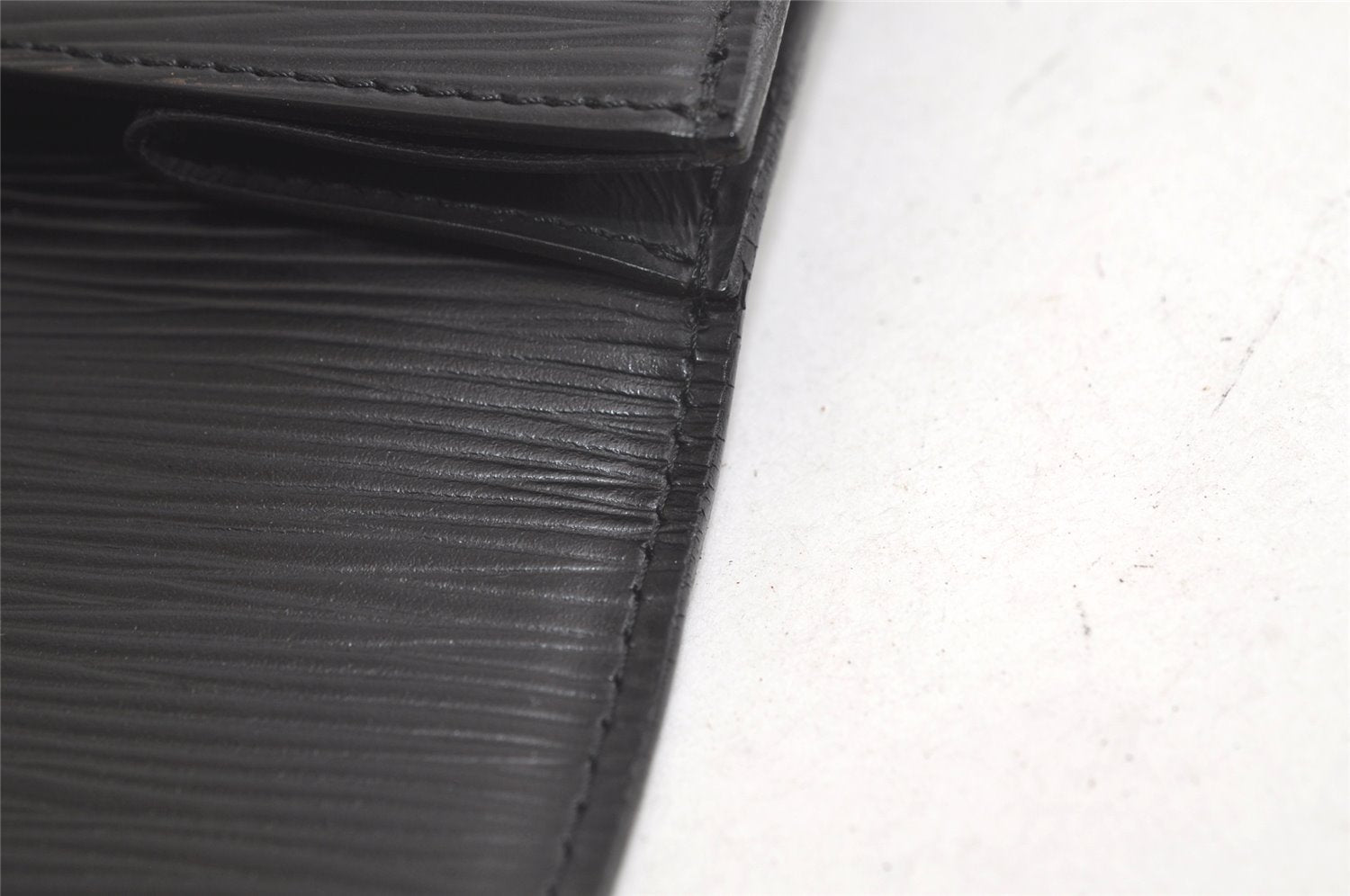 Authentic Louis Vuitton Epi Montaigne 23 Clutch Hand Bag Black M52662 LV 4181K