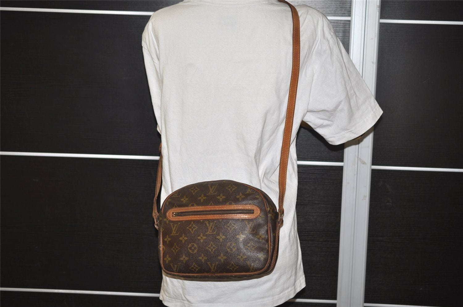 Authentic Louis Vuitton Monogram Senlis Shoulder Cross Bag Old Model LV 4183I