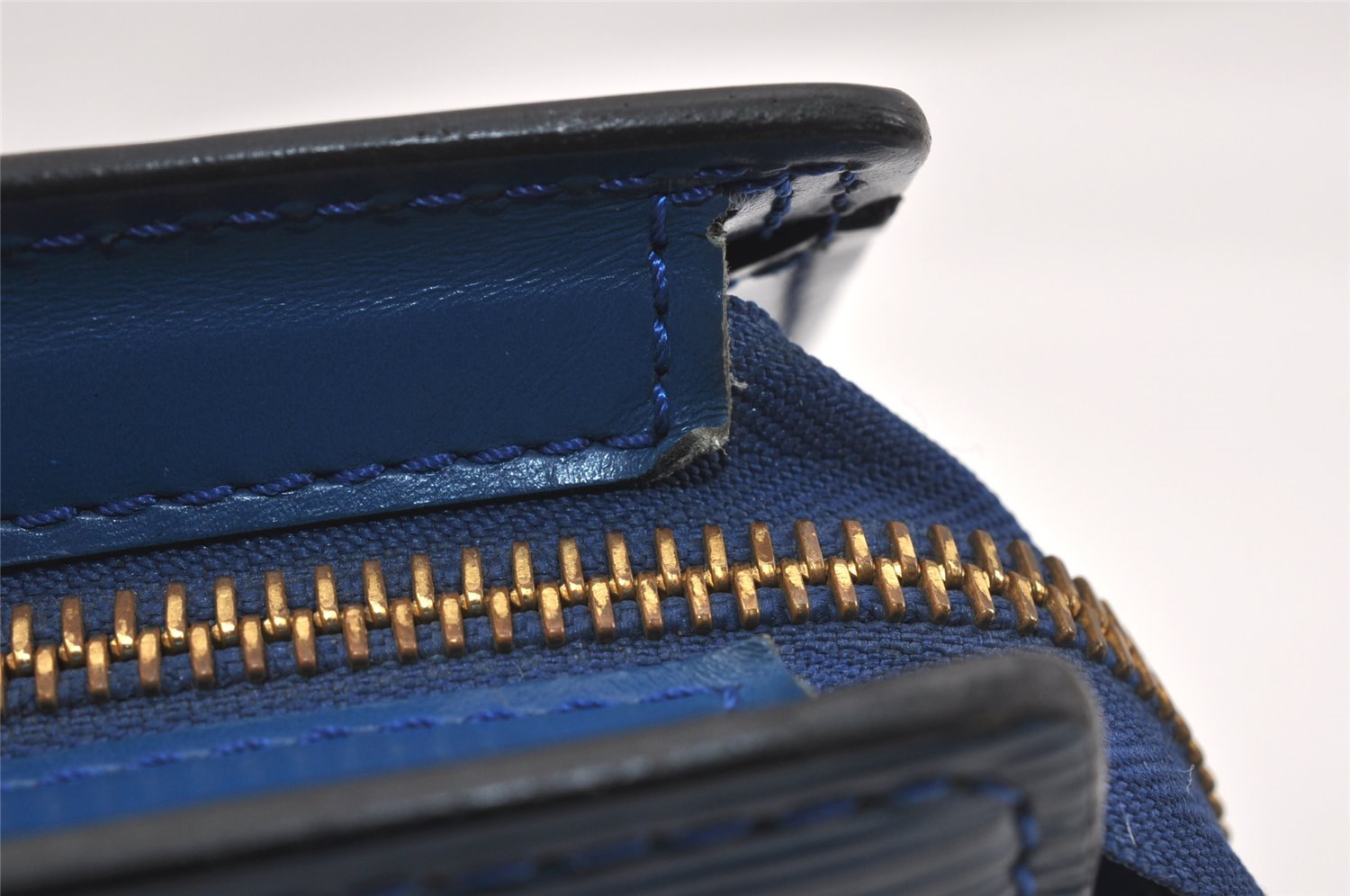 Authentic Louis Vuitton Epi Sac Triangle Hand Bag Blue M52095 LV 4183K