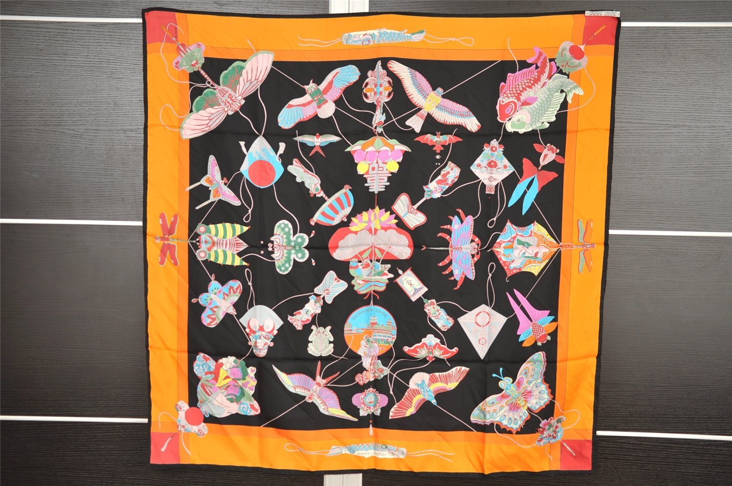 Authentic HERMES Carre 90 Scarf 