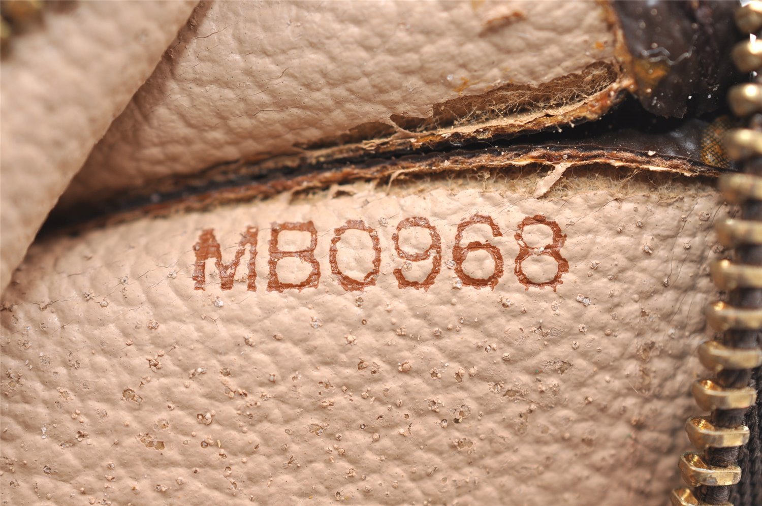 Authentic Louis Vuitton Monogram Poche Toilette 15 M47546 Cosmetics Pouch 4193I