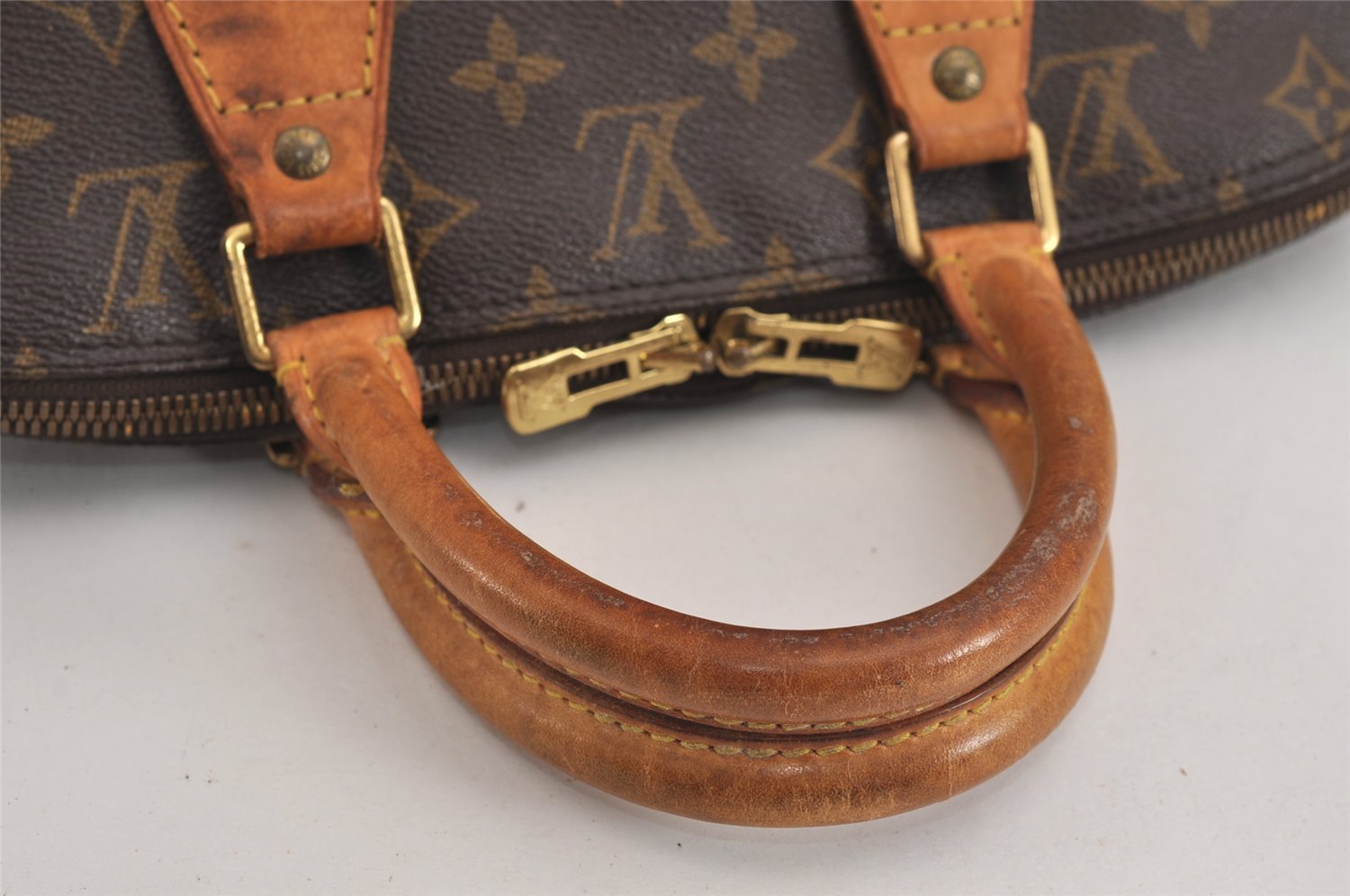 Authentic Louis Vuitton Monogram Alma Hand Bag Purse M51130 LV 4193J