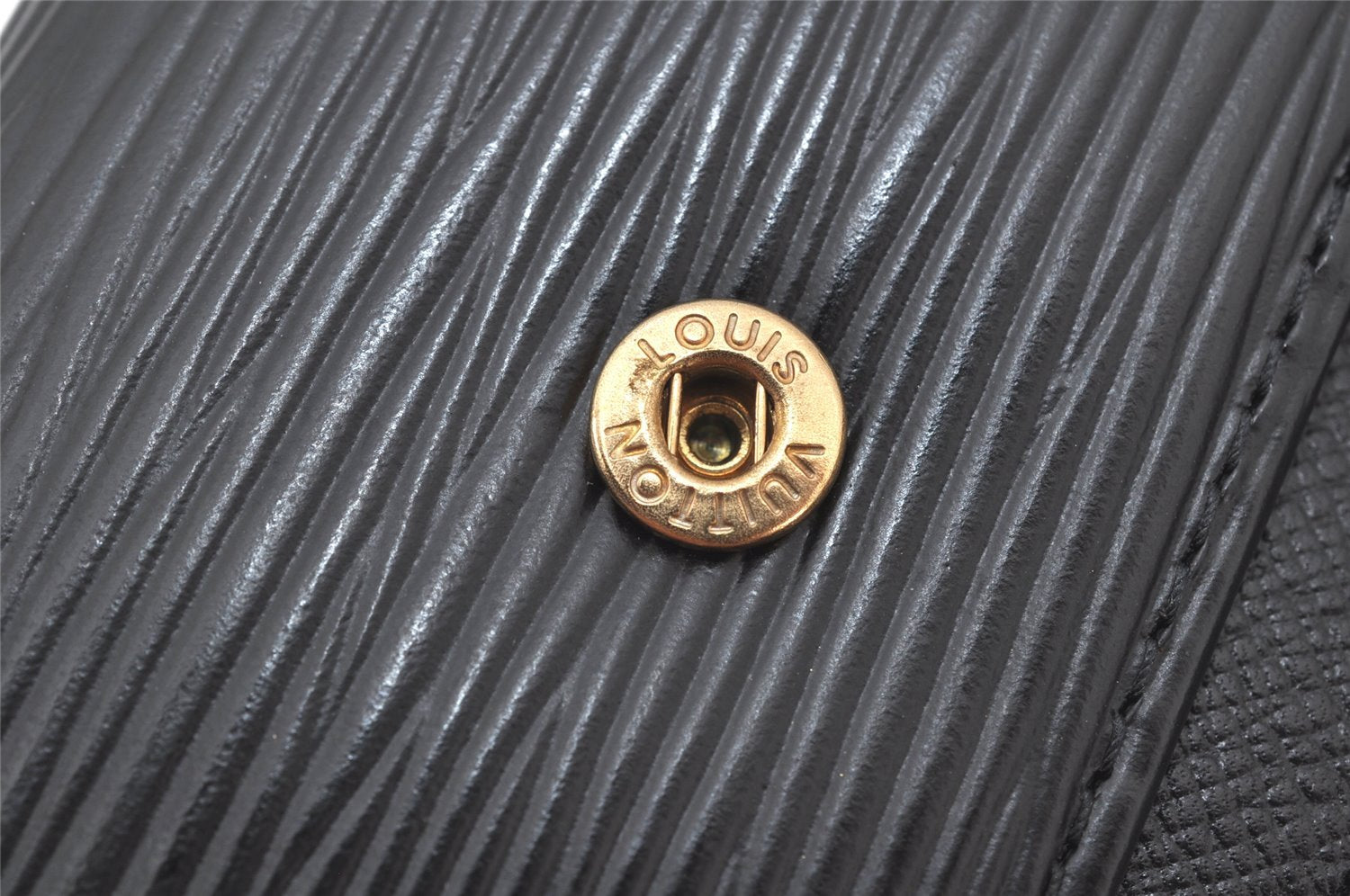 Authentic Louis Vuitton Epi Multicles 6 Key Case Black M63812 LV 4193K