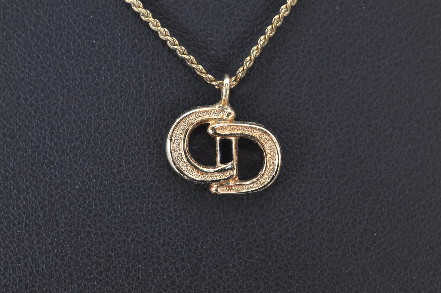 Authentic Christian Dior Gold Tone Chain Pendant Necklace CD 4195K