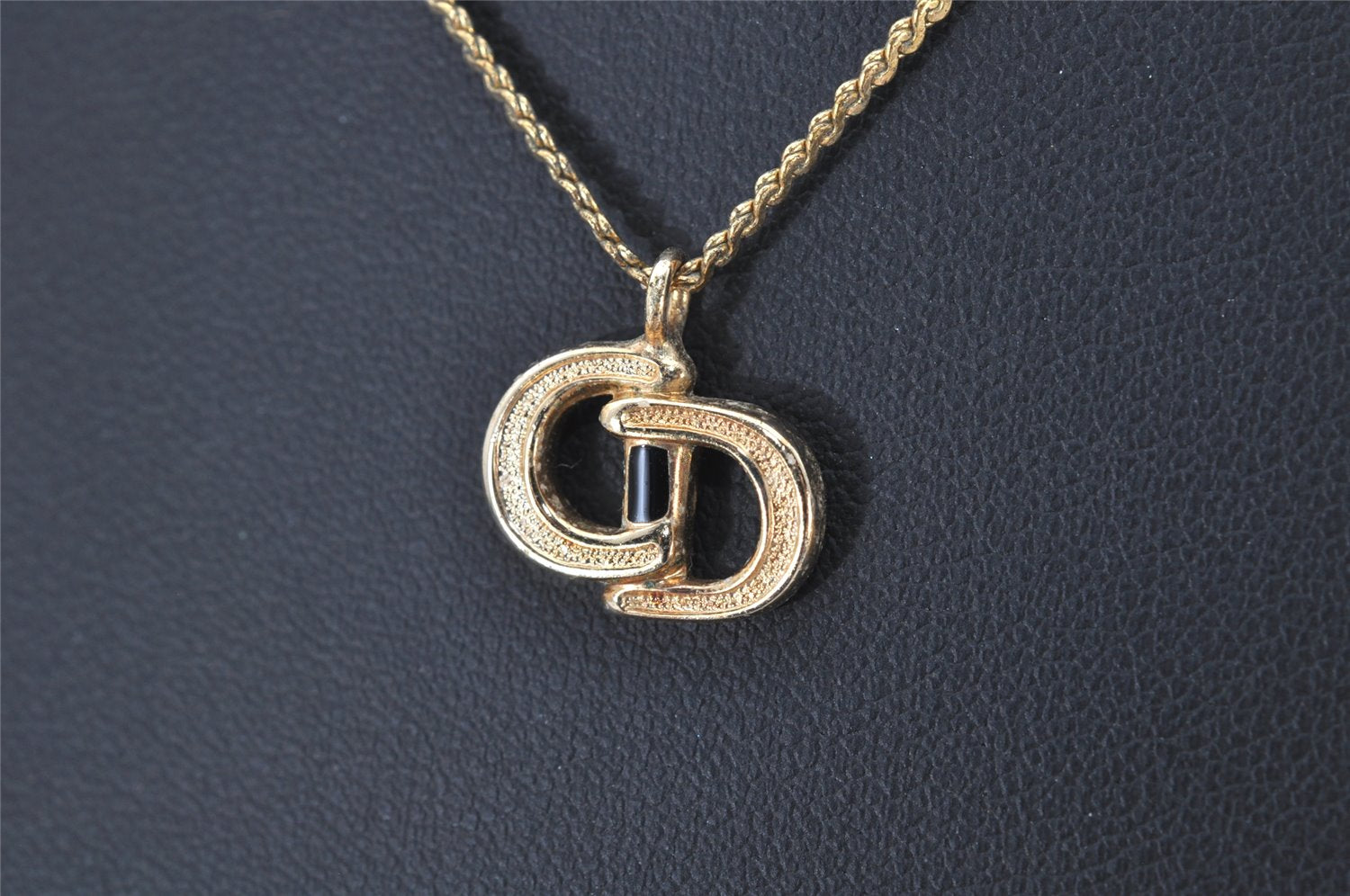 Authentic Christian Dior Gold Tone Chain Pendant Necklace CD 4195K