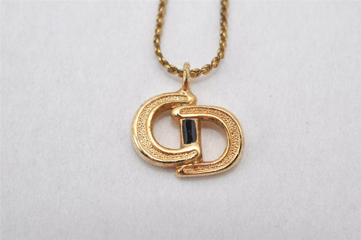 Authentic Christian Dior Gold Tone Chain Pendant Necklace CD 4195K