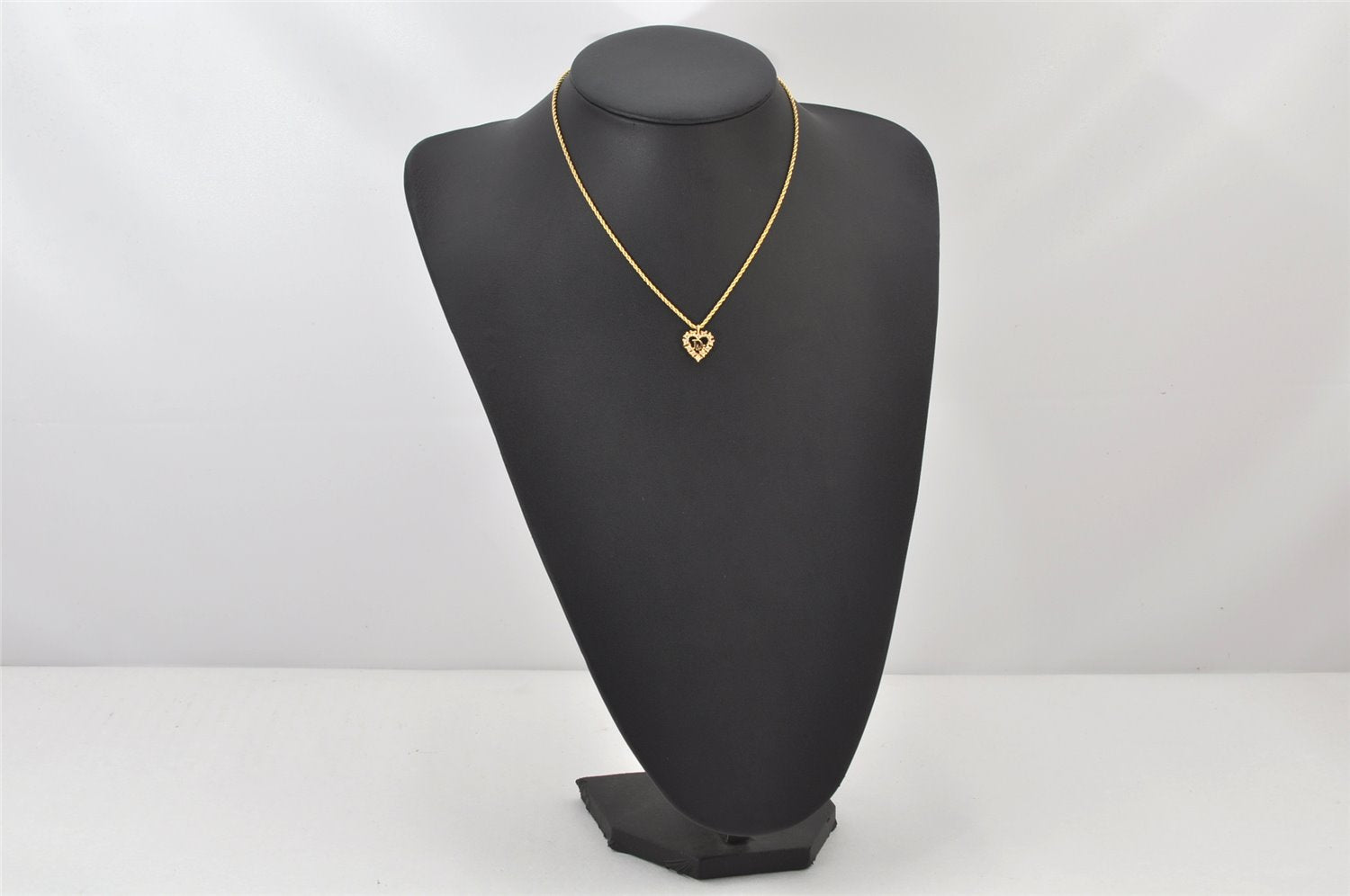 Authentic Christian Dior Gold Tone Rhinestone Chain Pendant Necklace CD 4196K