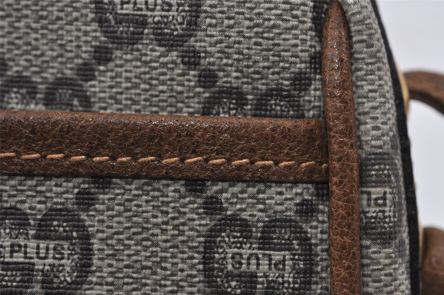 Authentic GUCCI GG Plus Shoulder Cross Body Bag Purse PVC Leather Brown 4202I