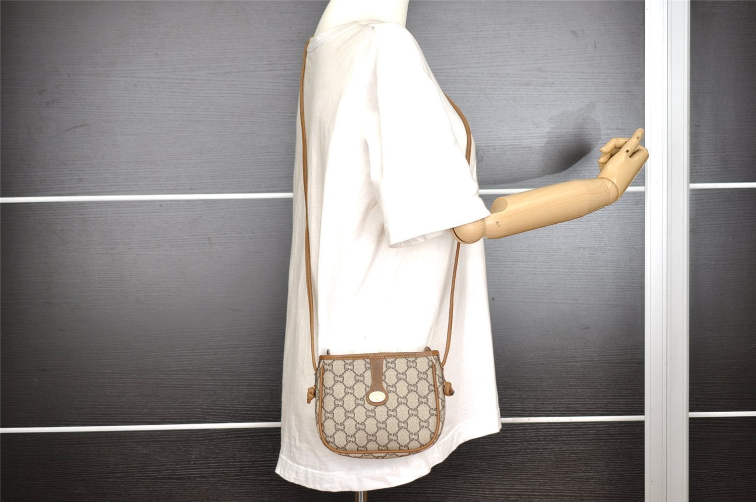 Authentic GUCCI GG Plus Shoulder Cross Body Bag Purse PVC Leather Brown 4202I