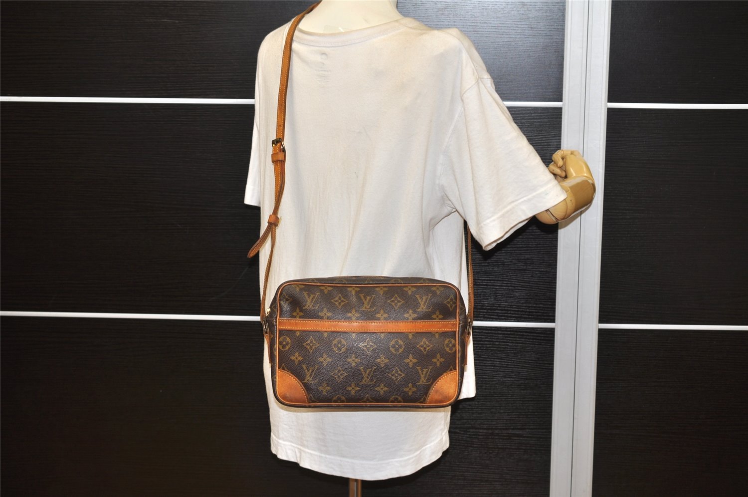 Authentic Louis Vuitton Monogram Trocadero 27 Shoulder Bag M51274 LV Junk 4205K