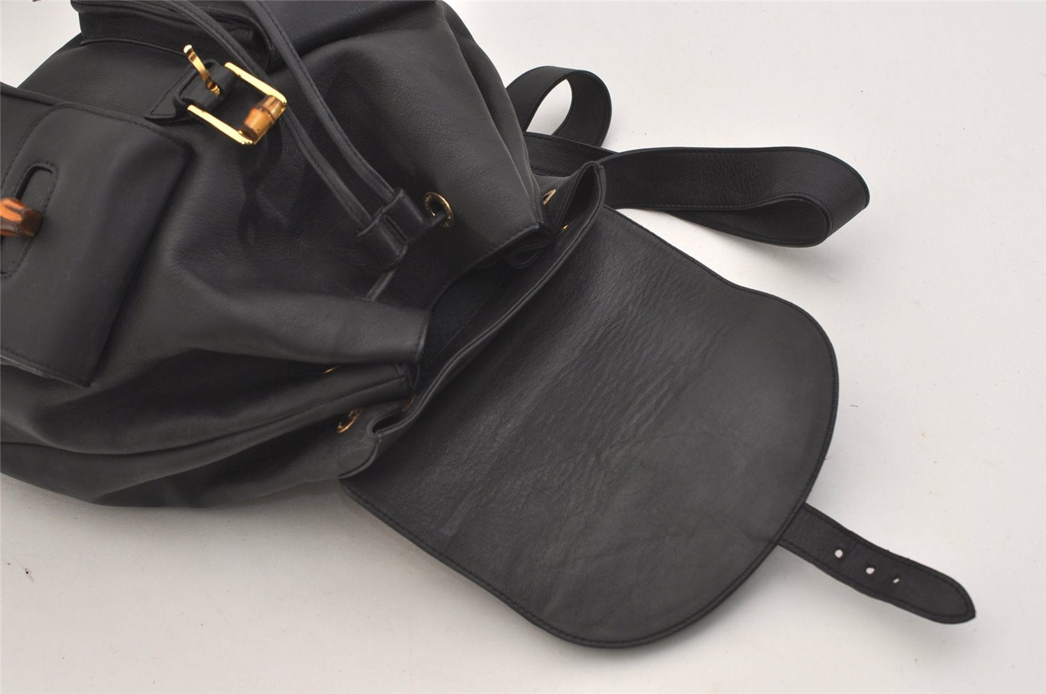 Authentic GUCCI Vintage Bamboo Drawstring Backpack Purse Leather Black 4207J