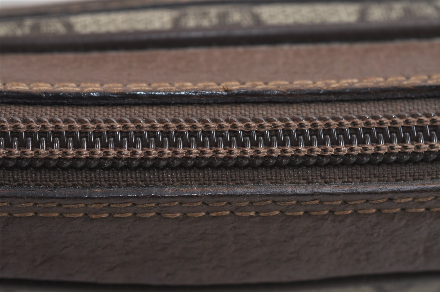 Authentic GUCCI Vintage Clutch Hand Bag Purse GG PVC Leather Brown 4210J