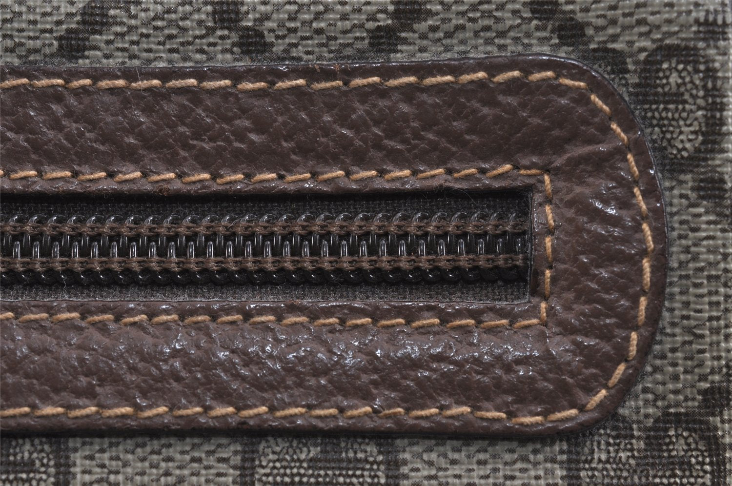 Authentic GUCCI Vintage Clutch Hand Bag Purse GG PVC Leather Brown 4210J