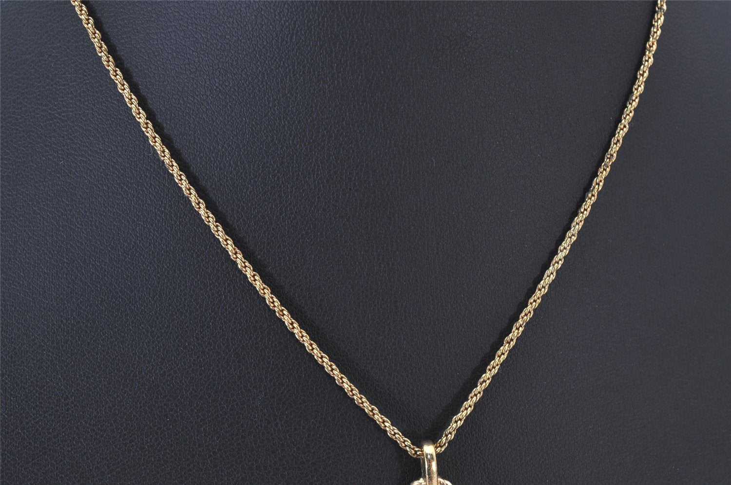 Authentic Christian Dior Gold Tone Chain Pendant Necklace CD 4234K