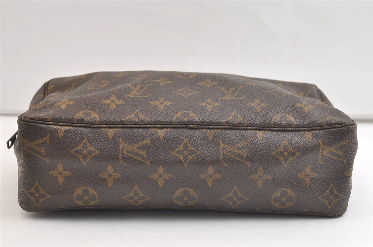 Auth Louis Vuitton Monogram Trousse Toilette 28 Clutch Hand Bag Old Model 4236K