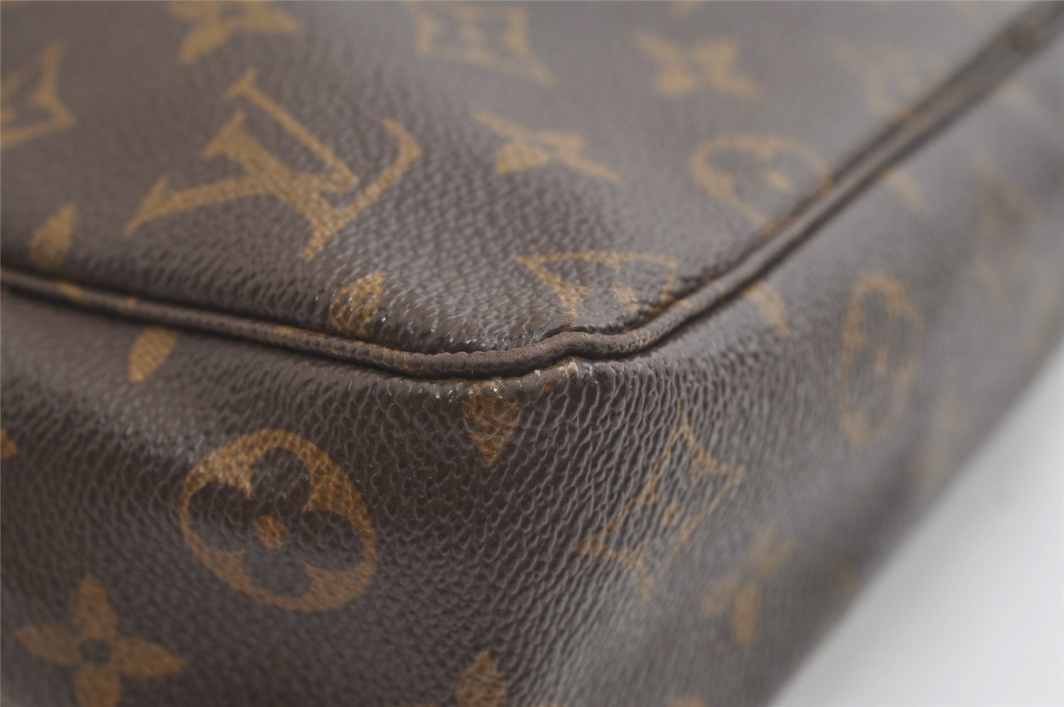 Auth Louis Vuitton Monogram Trousse Toilette 28 Clutch Hand Bag Old Model 4236K