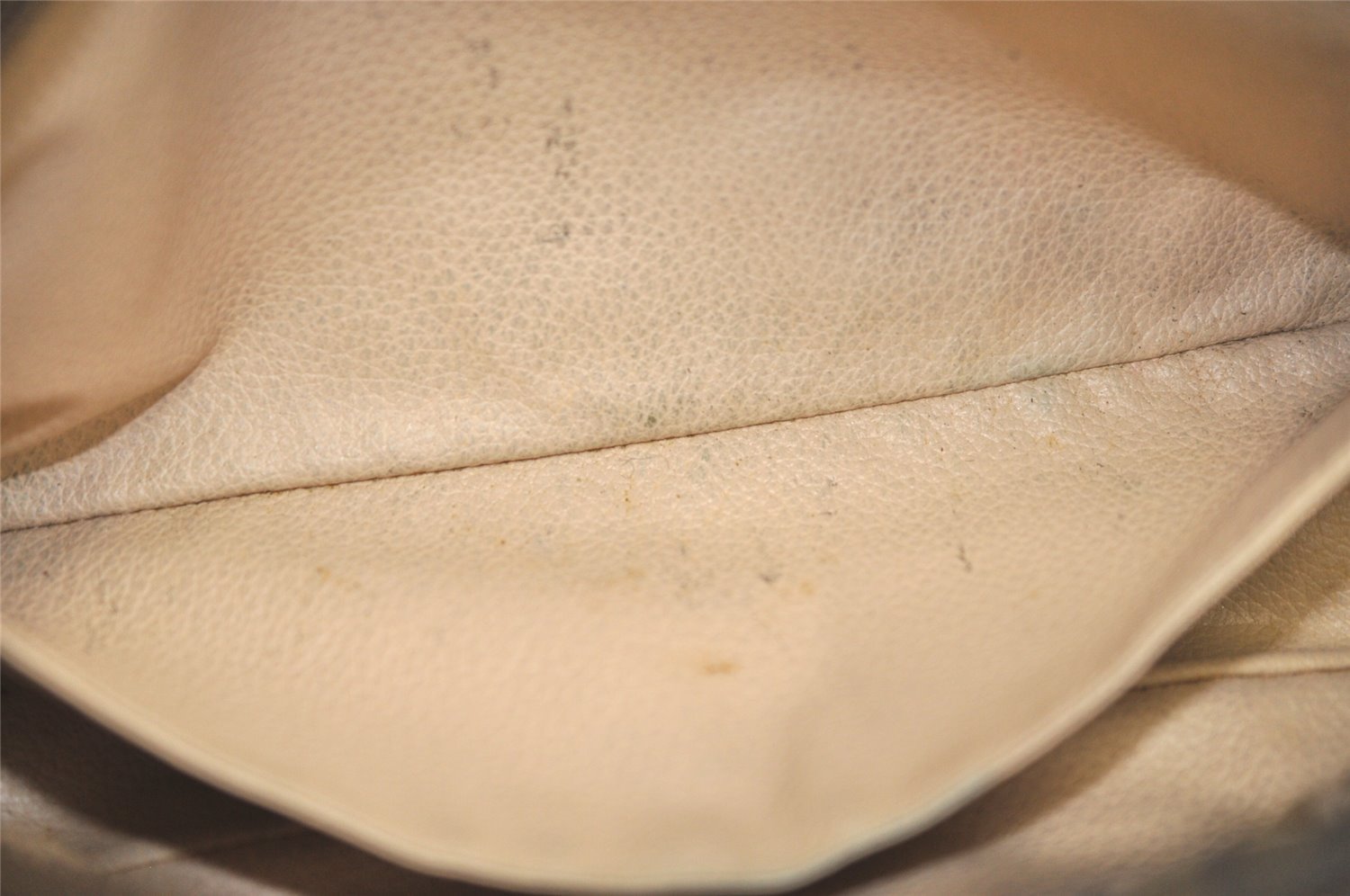 Auth Louis Vuitton Monogram Trousse Toilette 28 Clutch Hand Bag Old Model 4236K