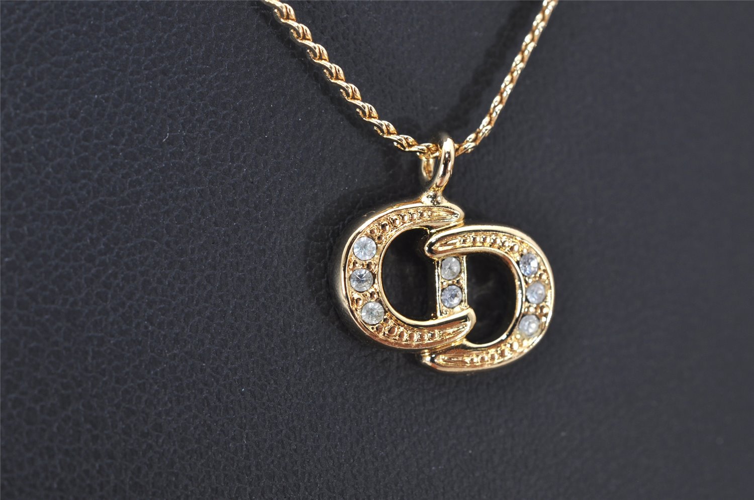 Authentic Christian Dior Gold Tone Rhinestone Chain Pendant Necklace CD 4237K