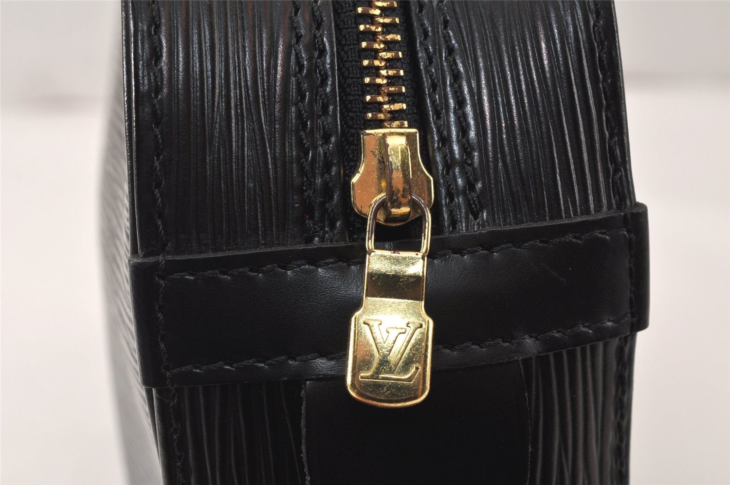 Authentic Louis Vuitton Epi Compiegne 28 Clutch Hand Bag Black SP Order LV 4238K