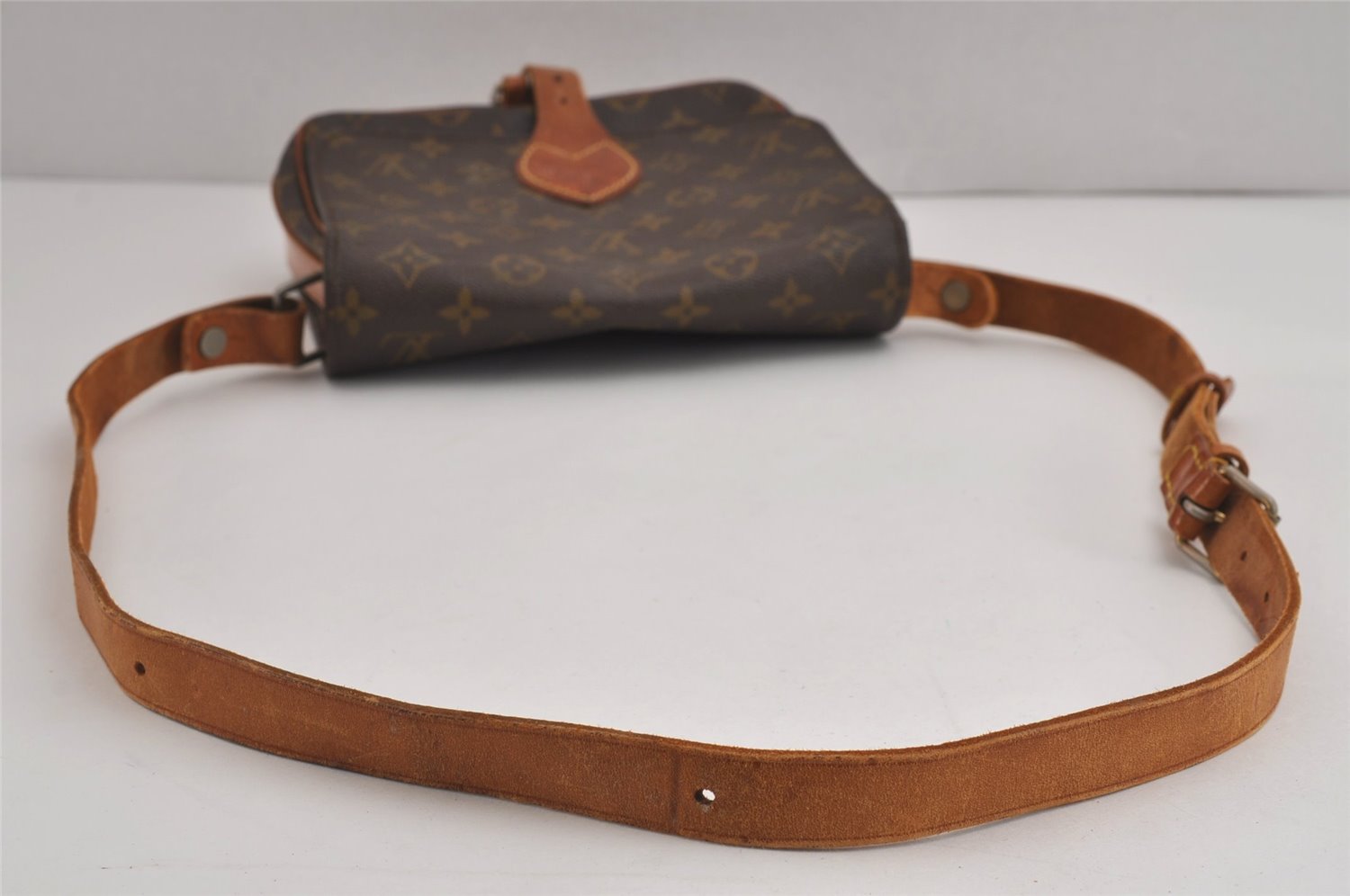 Authentic Louis Vuitton Monogram Cartouchiere MM Shoulder Bag Old Model 4239J