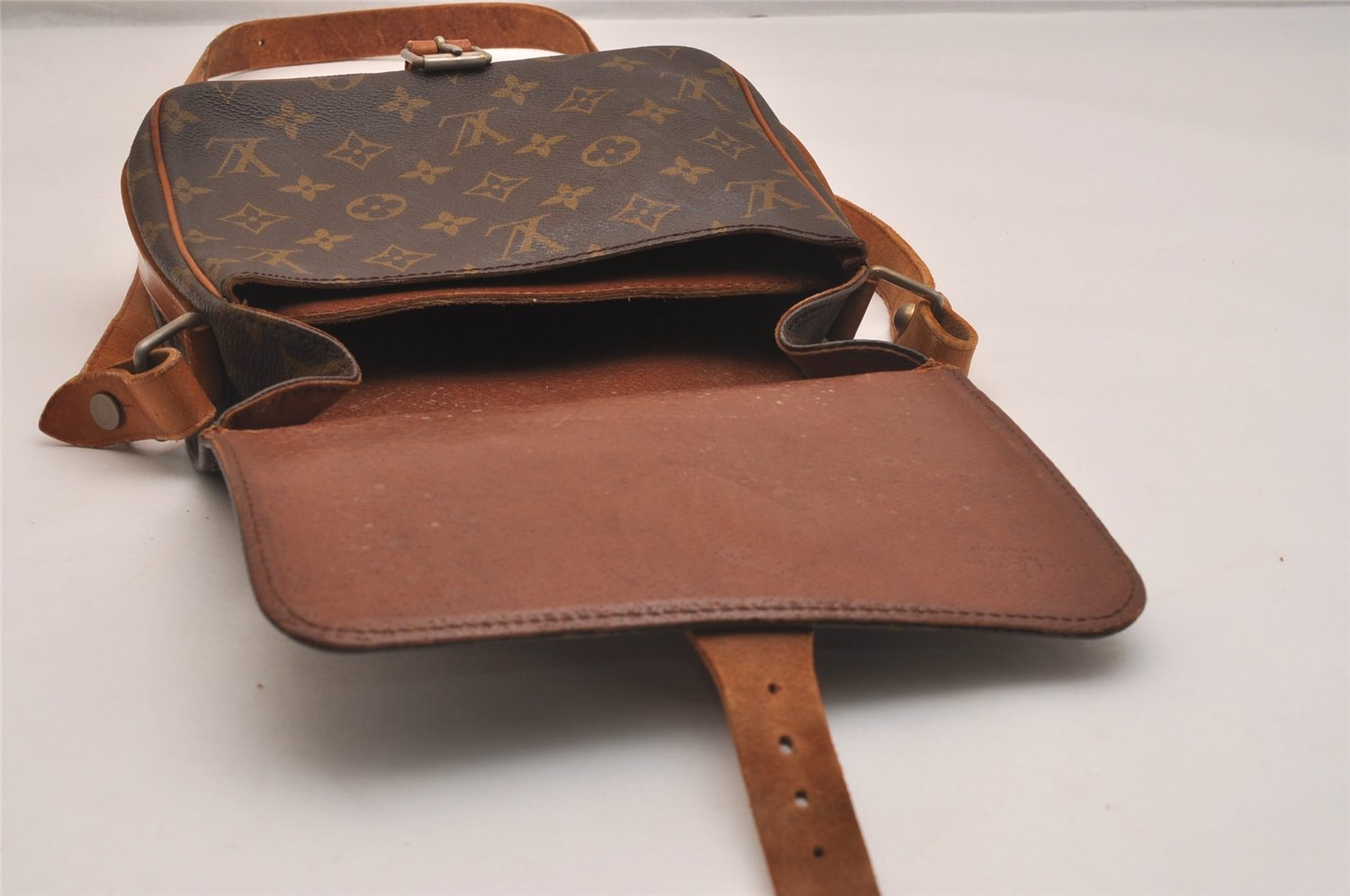 Authentic Louis Vuitton Monogram Cartouchiere MM Shoulder Bag Old Model 4239J