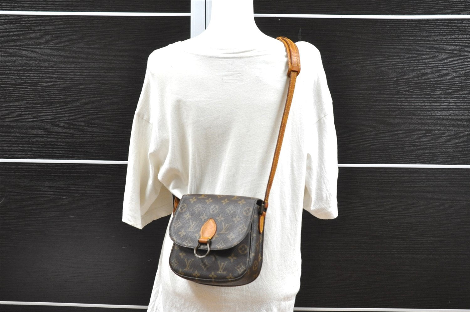 Authentic Louis Vuitton Monogram Saint Cloud MM M51243 Shoulder Cross Bag 4241I