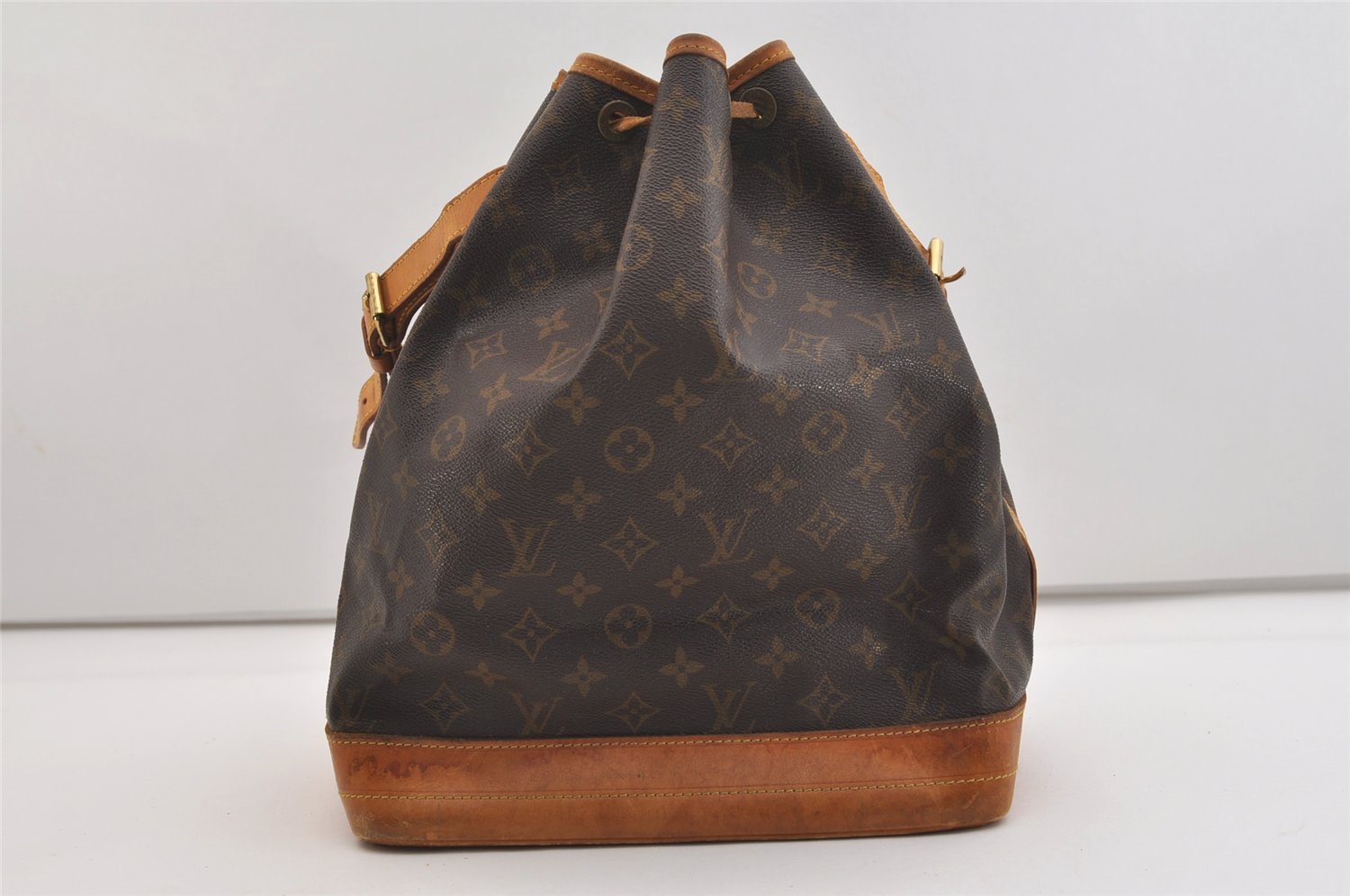 Authentic Louis Vuitton Monogram Noe Shoulder Drawstring Bag M42224 LV 4246J