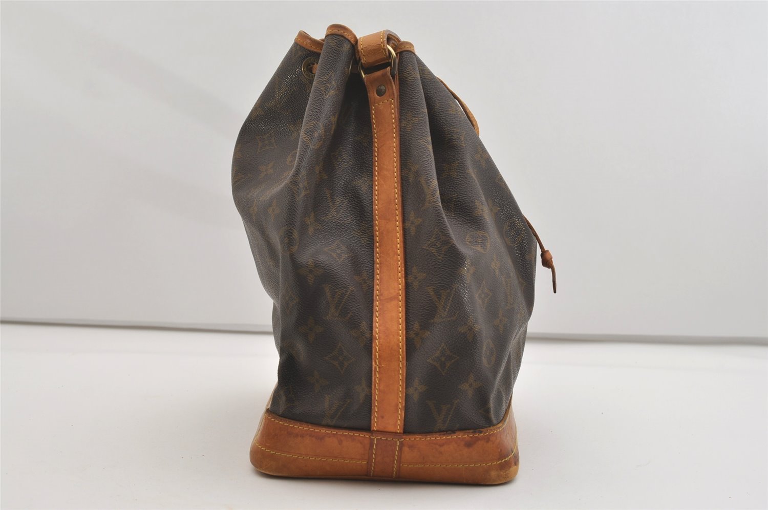 Authentic Louis Vuitton Monogram Noe Shoulder Drawstring Bag M42224 LV 4246J